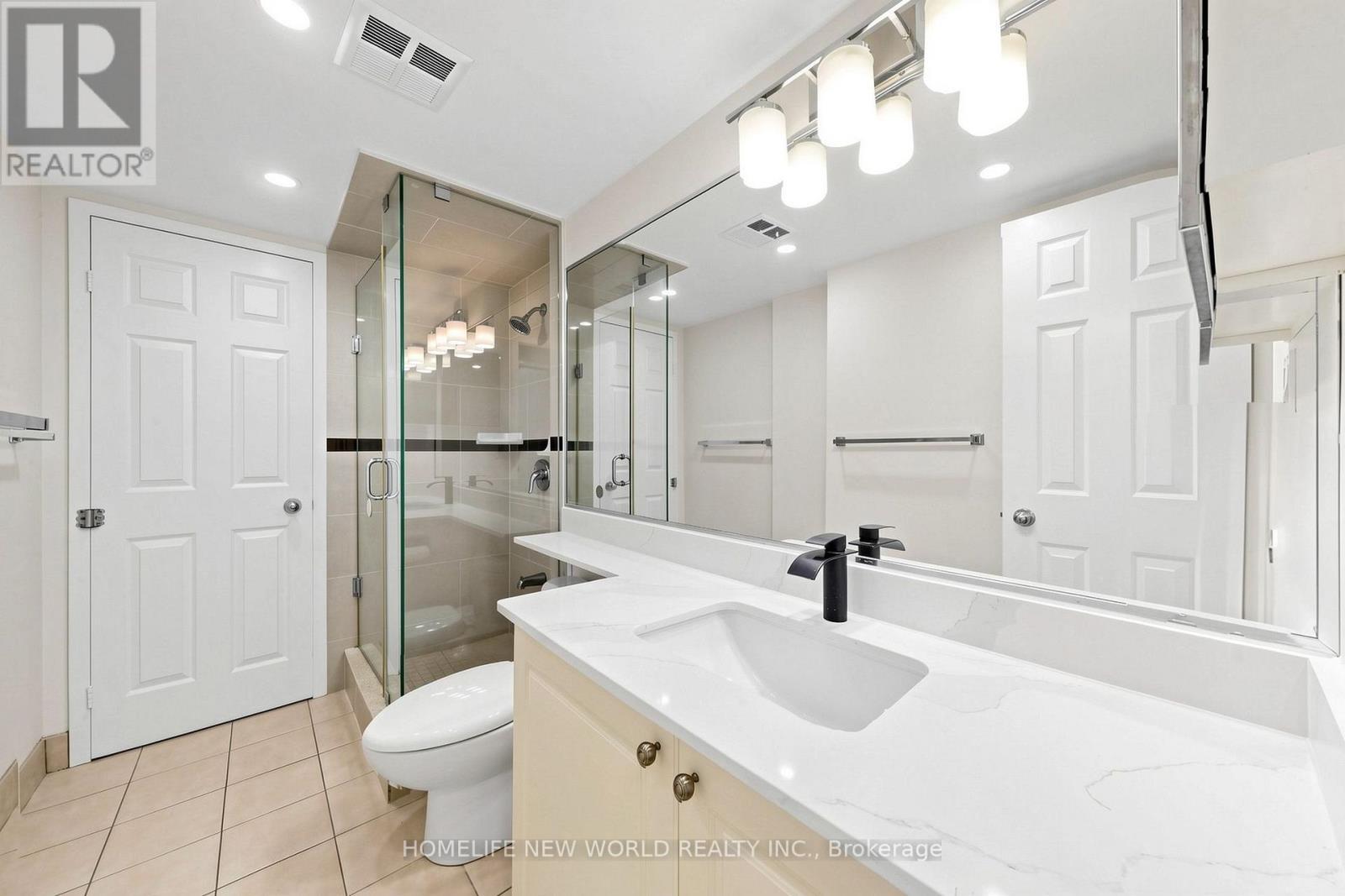 3512 - 99 Harbour Square, Toronto, ON - Indoor Photo Showing Bathroom