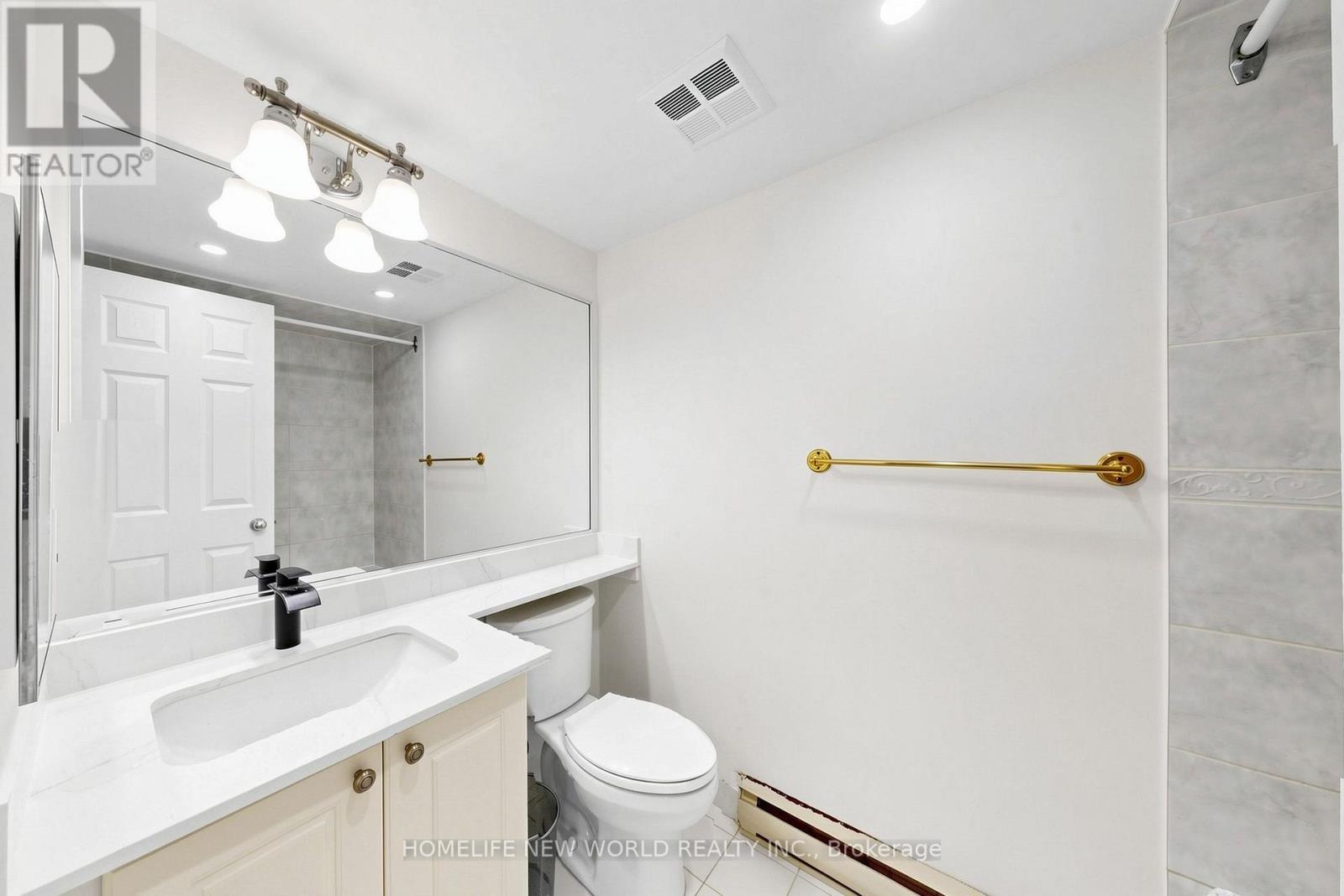 3512 - 99 Harbour Square, Toronto, ON - Indoor Photo Showing Bathroom