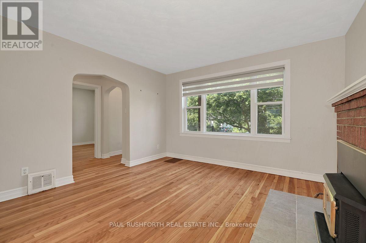 Living Room - 1072 Richard Avenue, Ottawa, ON - Indoor Photo Showing Other Room