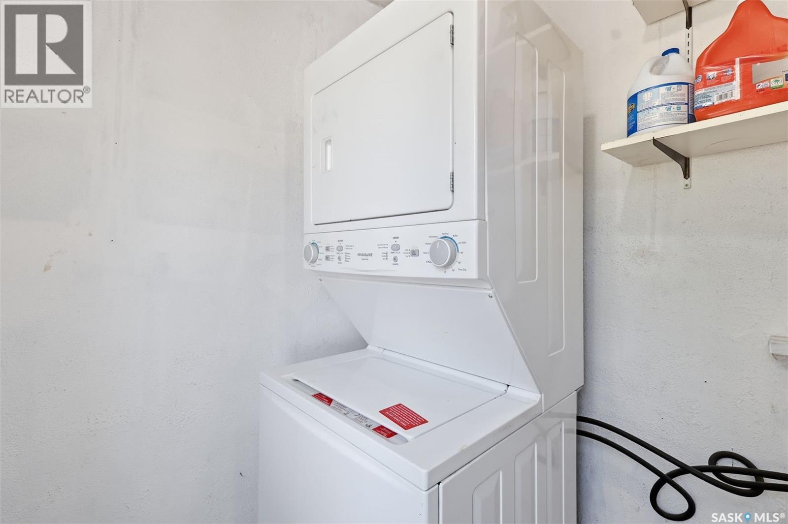 325 M Avenue N, Saskatoon, SK - Indoor Photo Showing Laundry Room