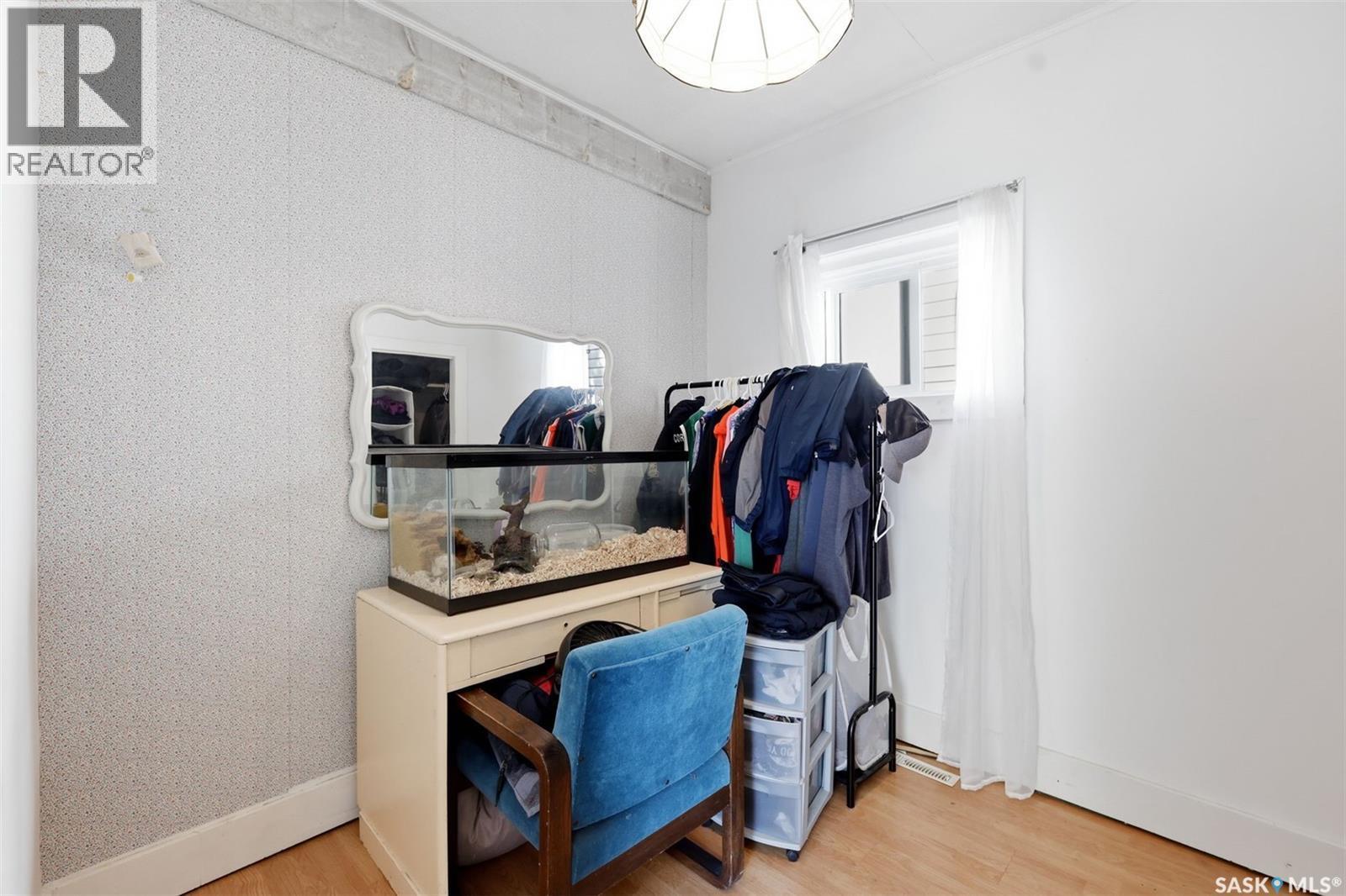 325 M Avenue N, Saskatoon, SK - Indoor