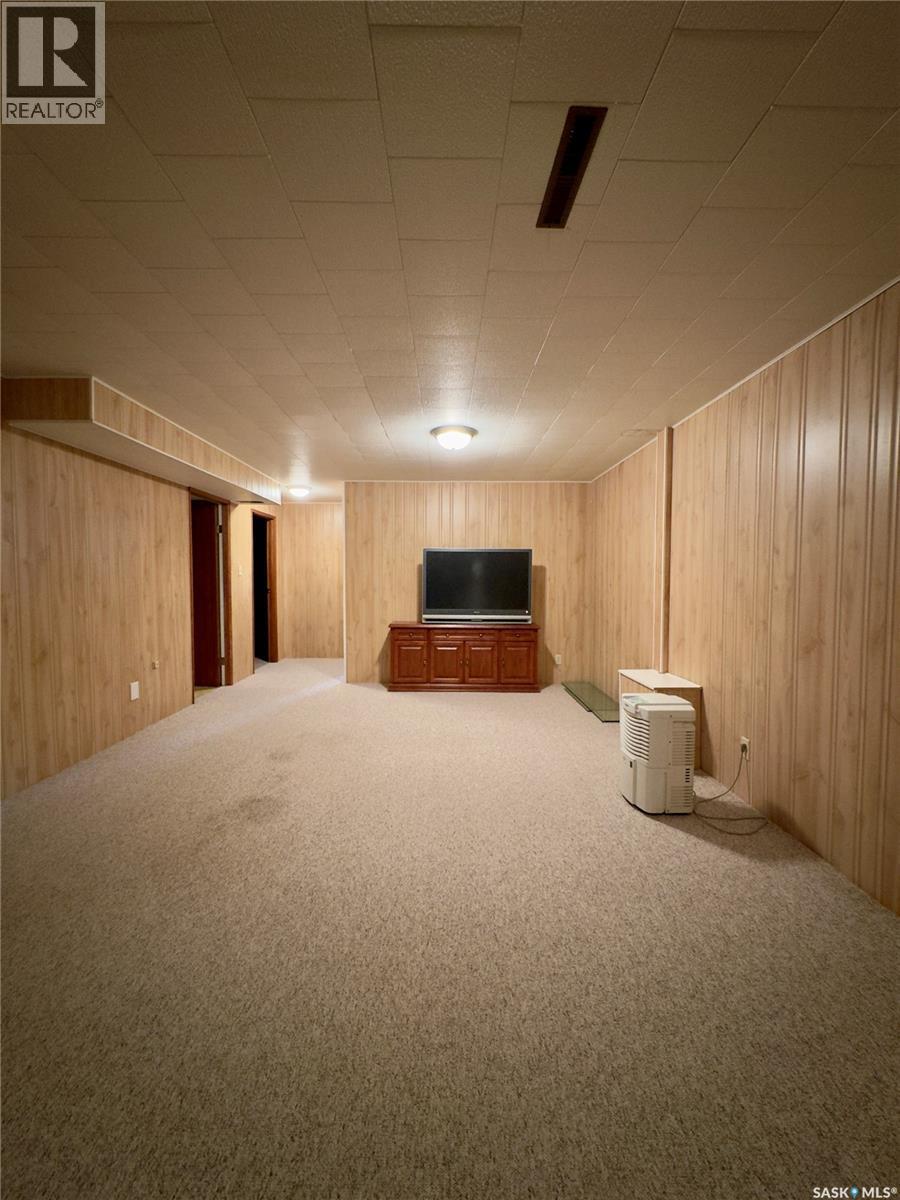 410 1St Street S, Waldheim, SK - Indoor