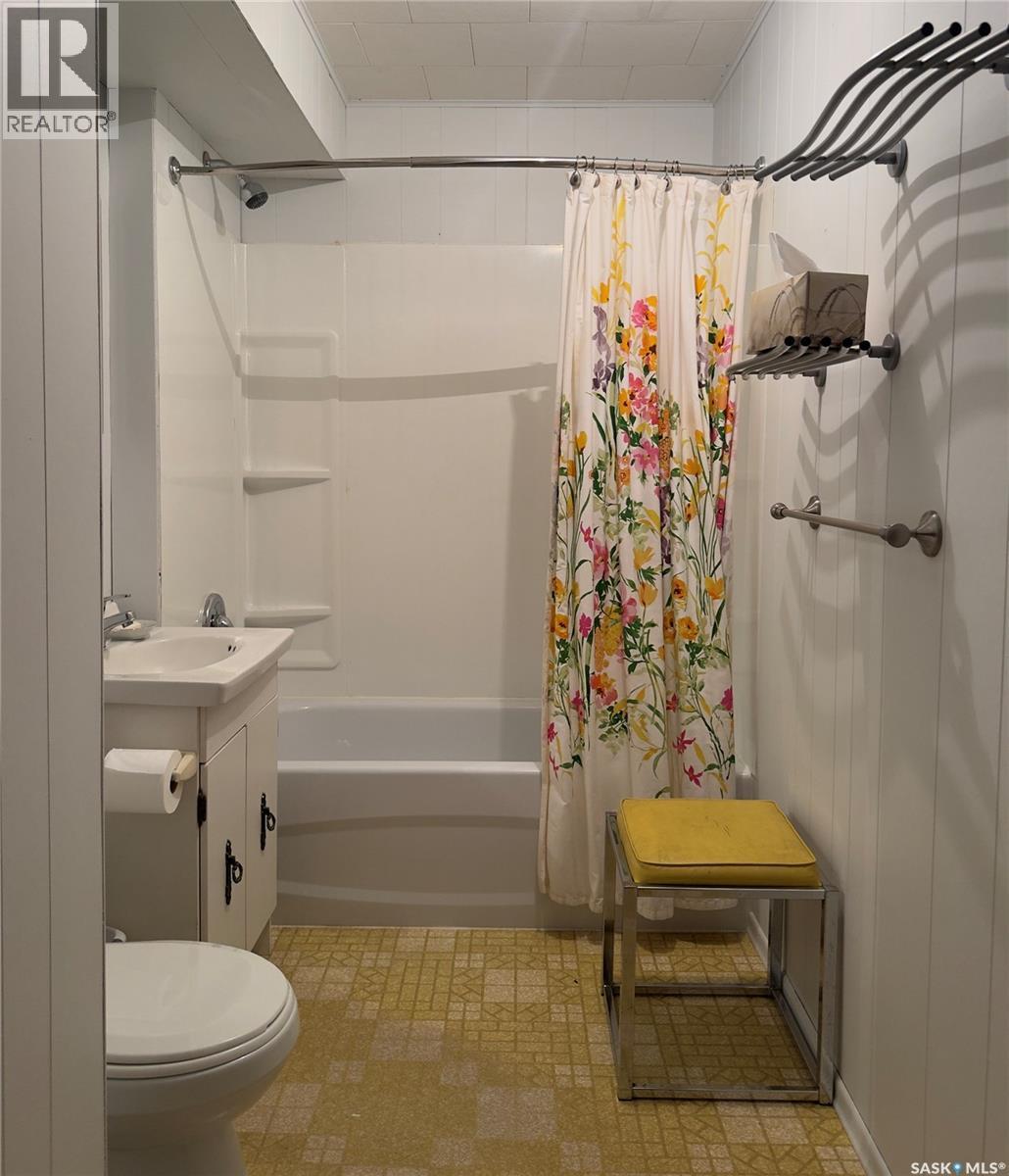 410 1St Street S, Waldheim, SK - Indoor Photo Showing Bathroom
