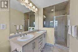 Master Ensuite -
