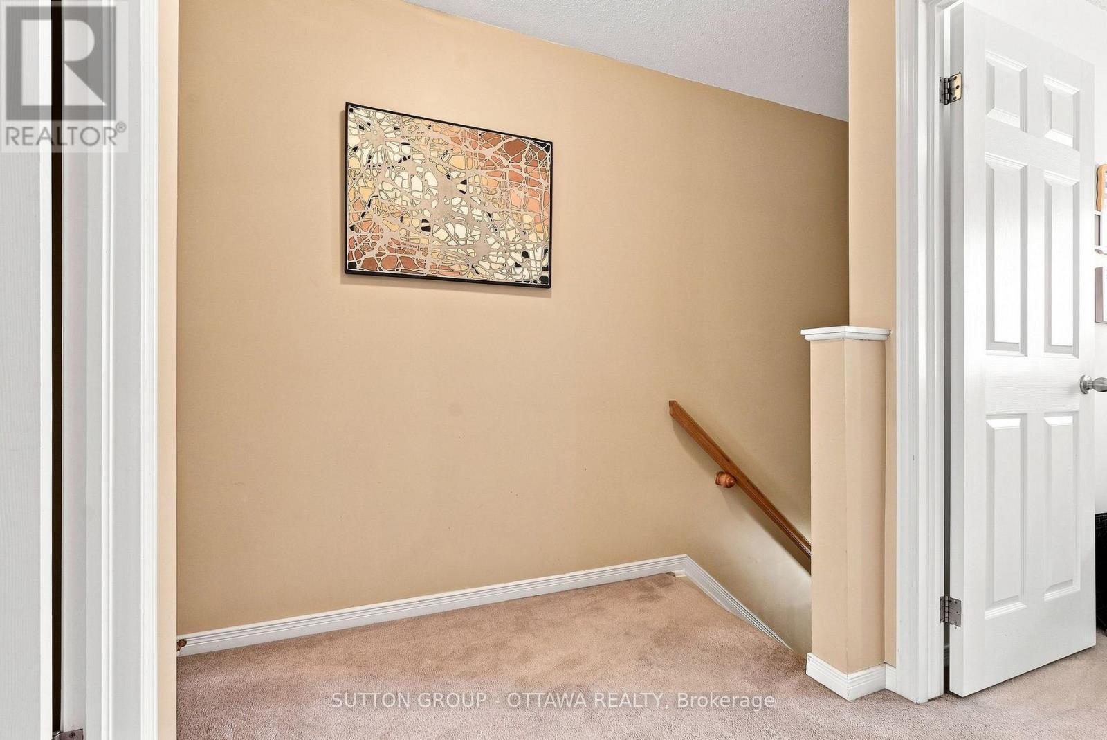 22 Manhattan Crescent, Ottawa, ON - Indoor Photo Showing Other Room