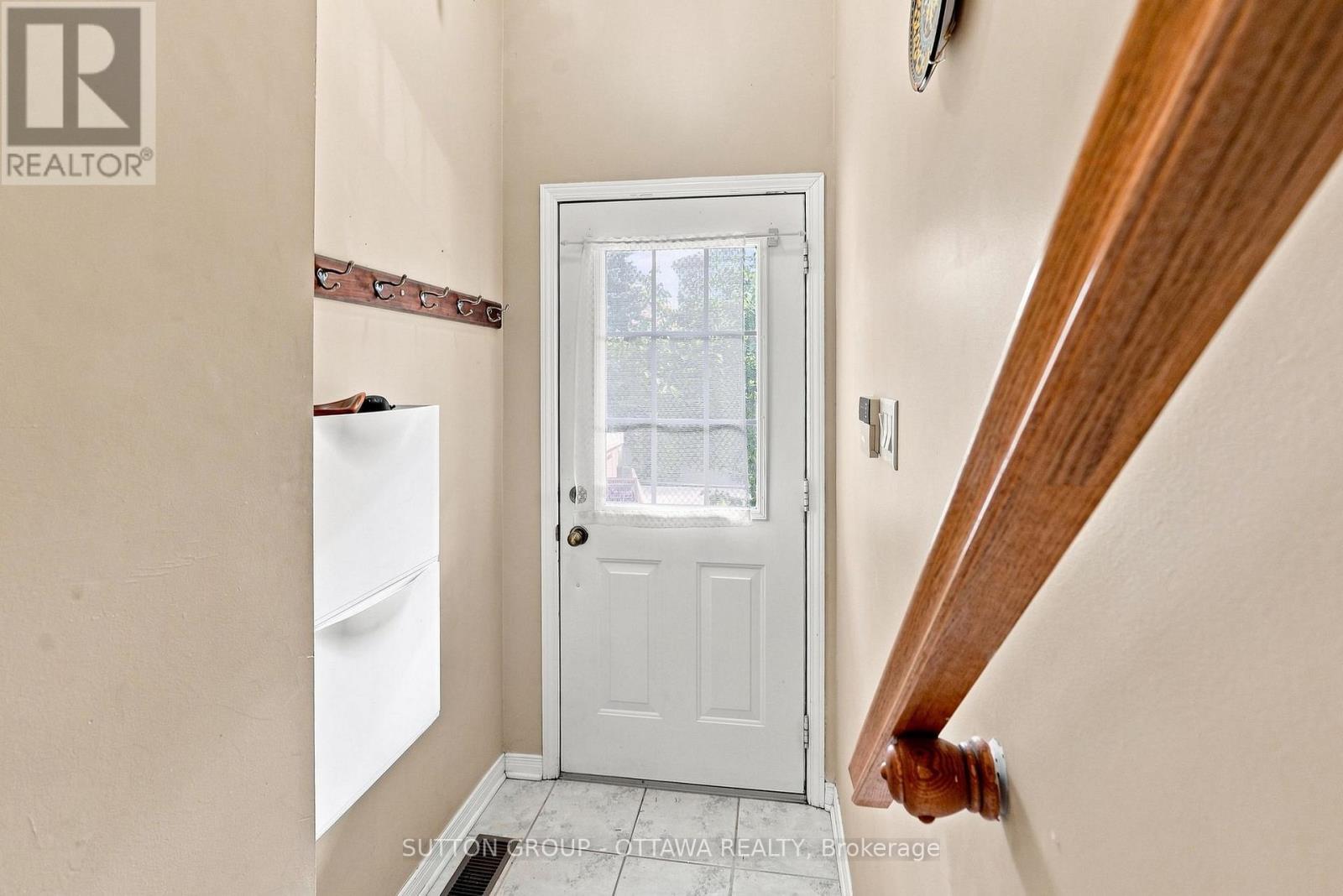 22 Manhattan Crescent, Ottawa, ON - Indoor Photo Showing Other Room