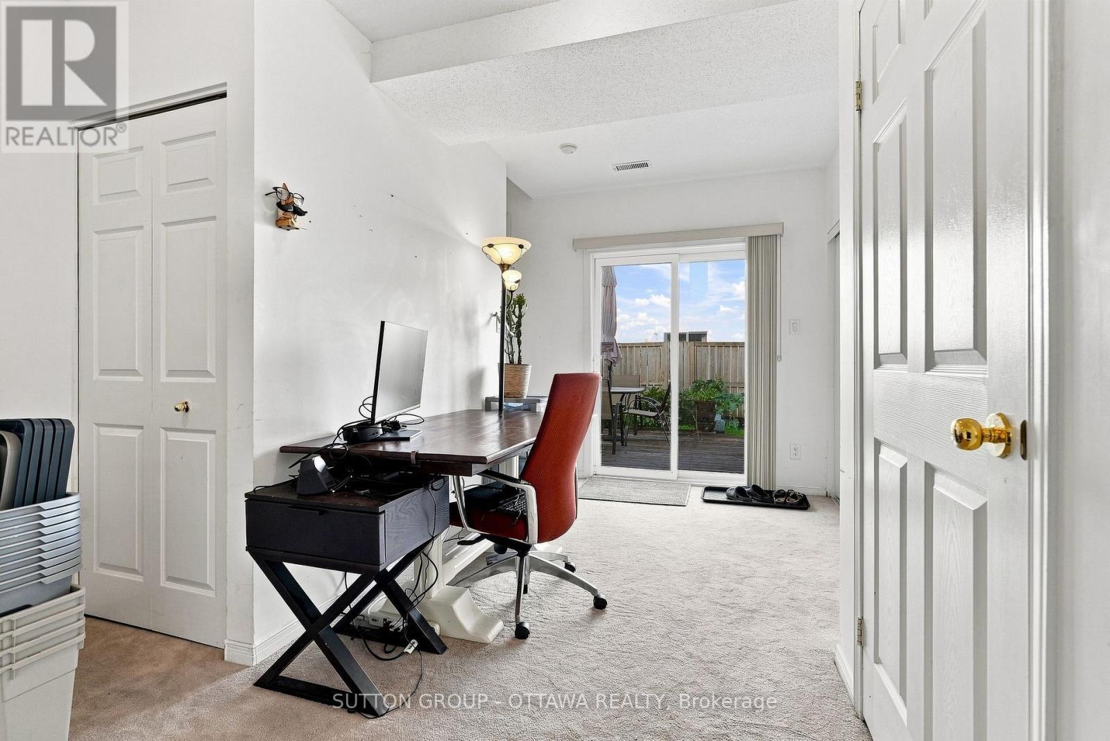 22 Manhattan Crescent, Ottawa, ON - Indoor Photo Showing Other Room
