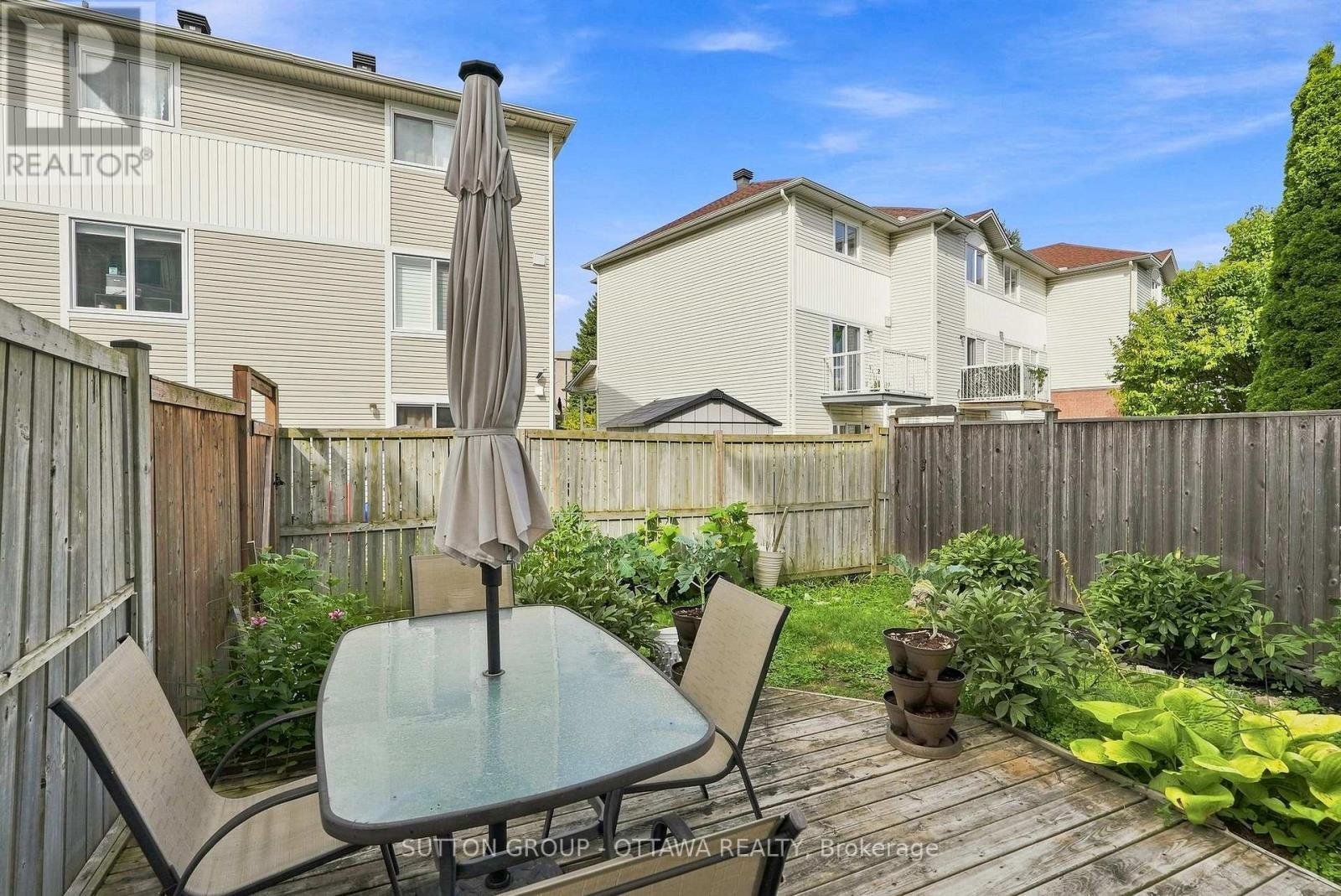 22 Manhattan Crescent, Ottawa, ON - Outdoor With Deck Patio Veranda