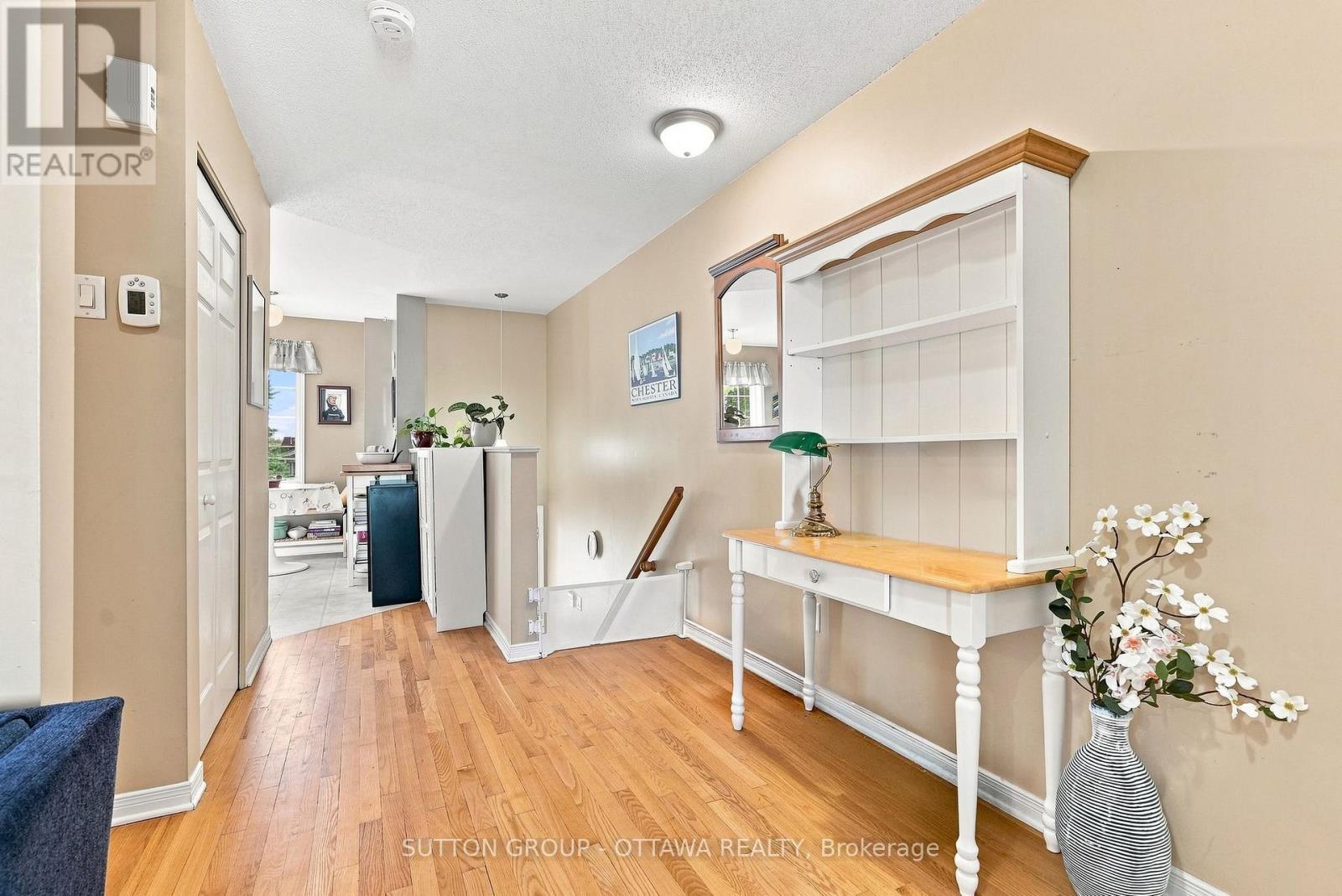 22 Manhattan Crescent, Ottawa, ON - Indoor Photo Showing Other Room