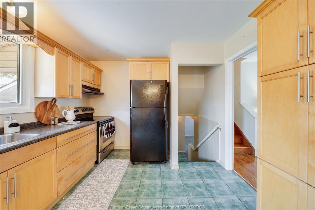 381 Carling, Windsor, ON - Indoor Photo Showing Kitchen