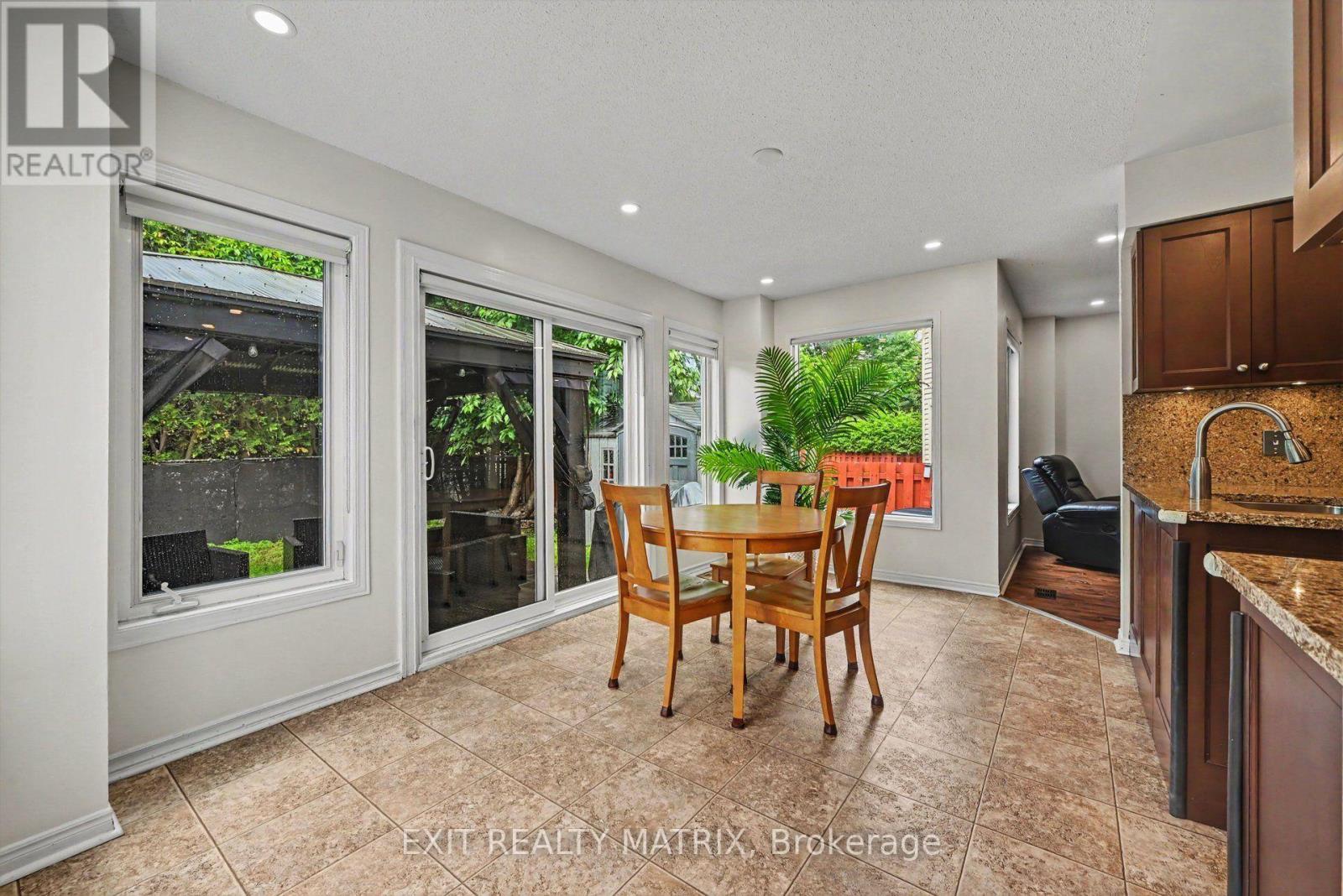 627 Chenier Way, Ottawa, ON - Indoor