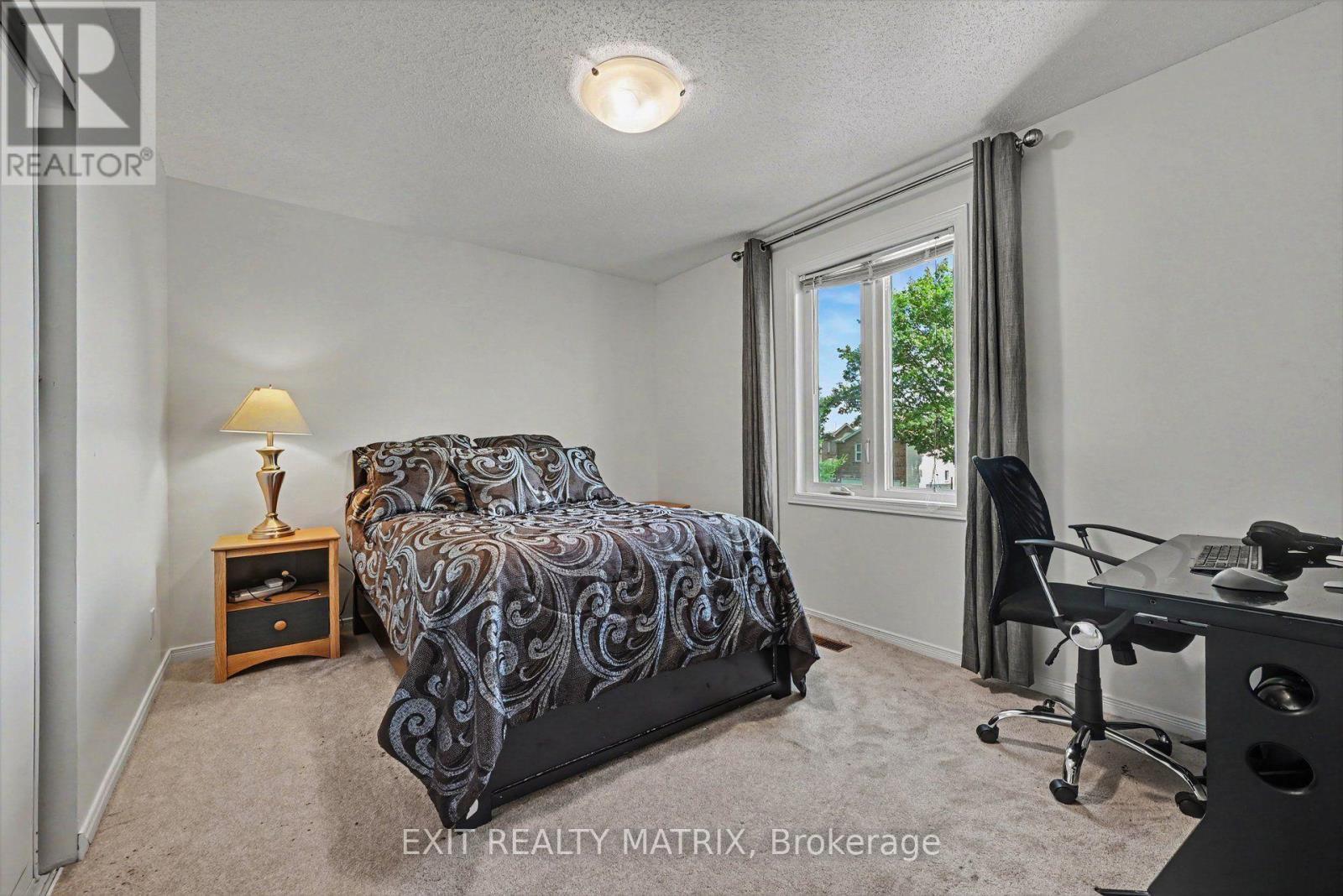 627 Chenier Way, Ottawa, ON - Indoor Photo Showing Bedroom