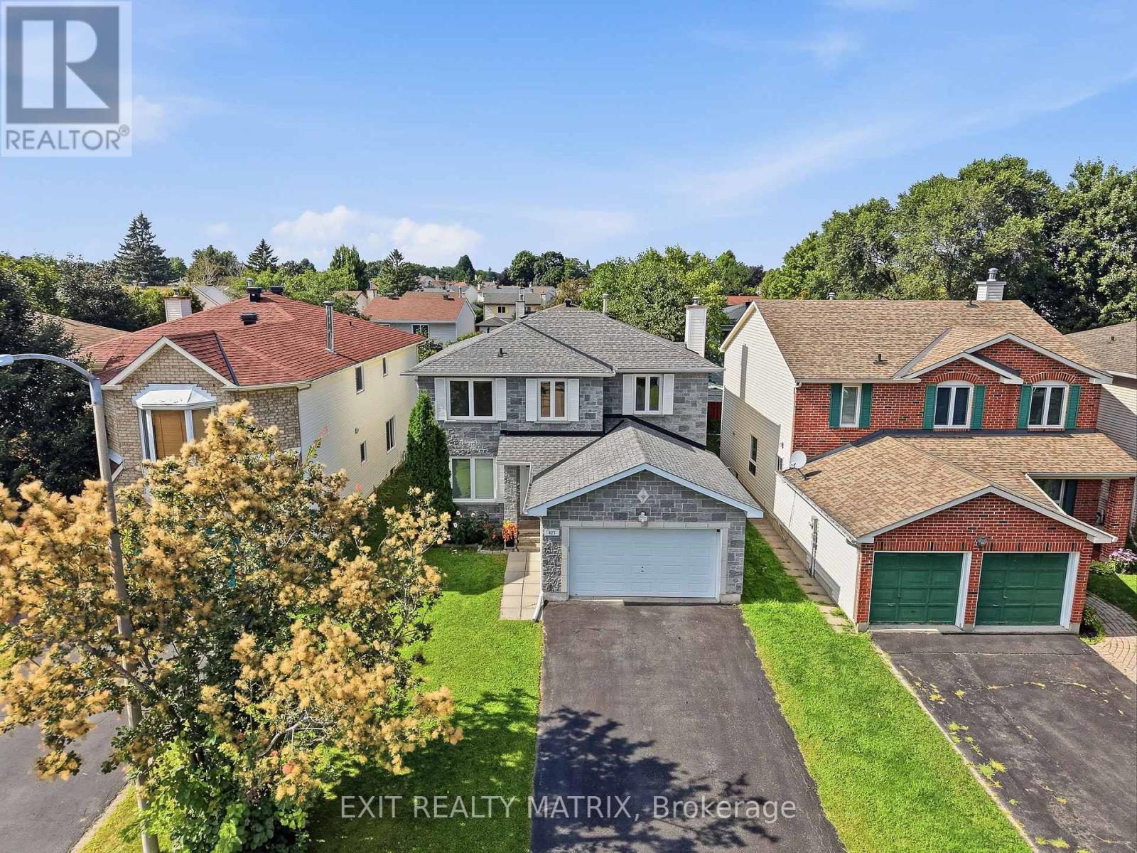 627 Chenier Way, Ottawa, ON - Outdoor With Facade