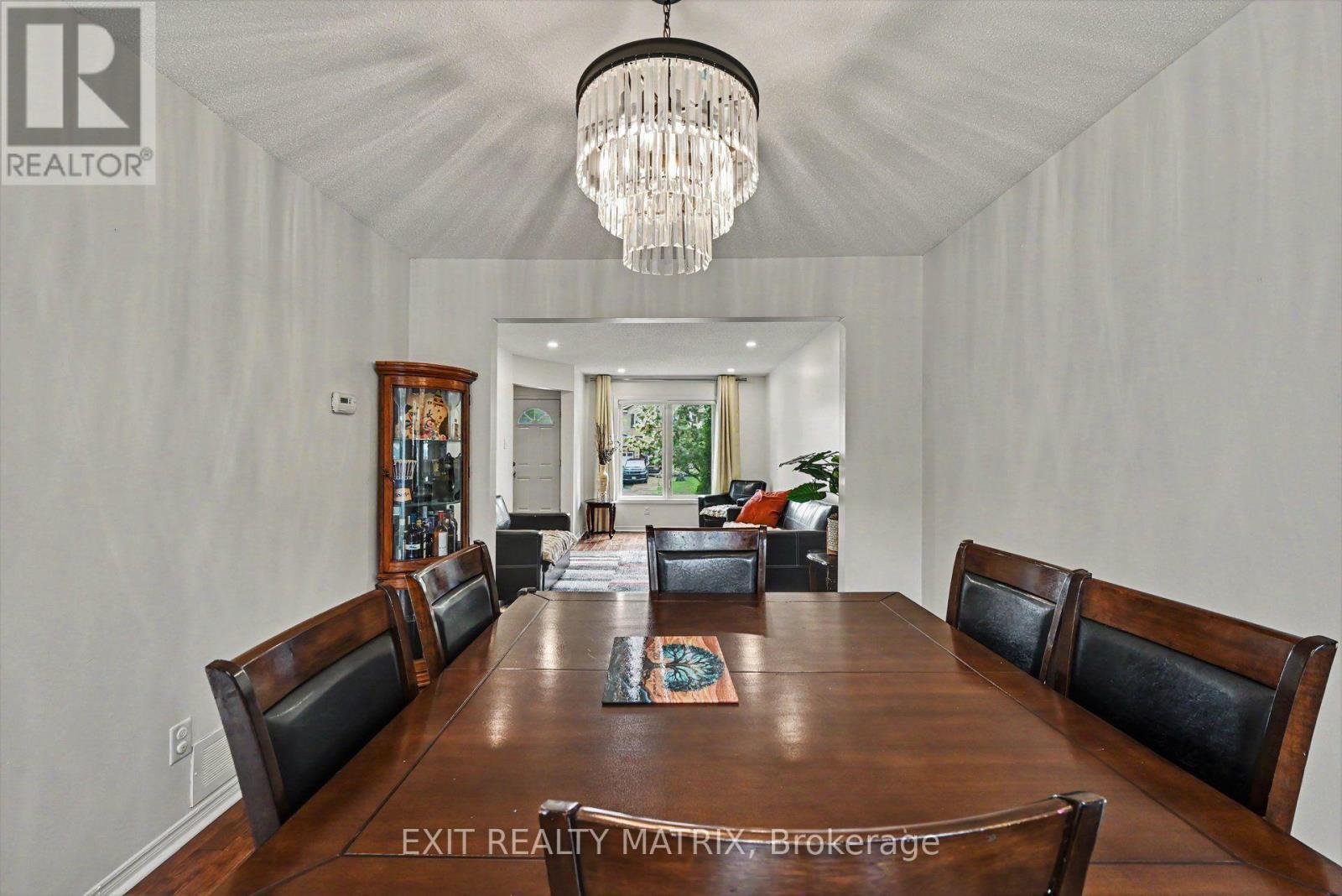 627 Chenier Way, Ottawa, ON - Indoor Photo Showing Dining Room