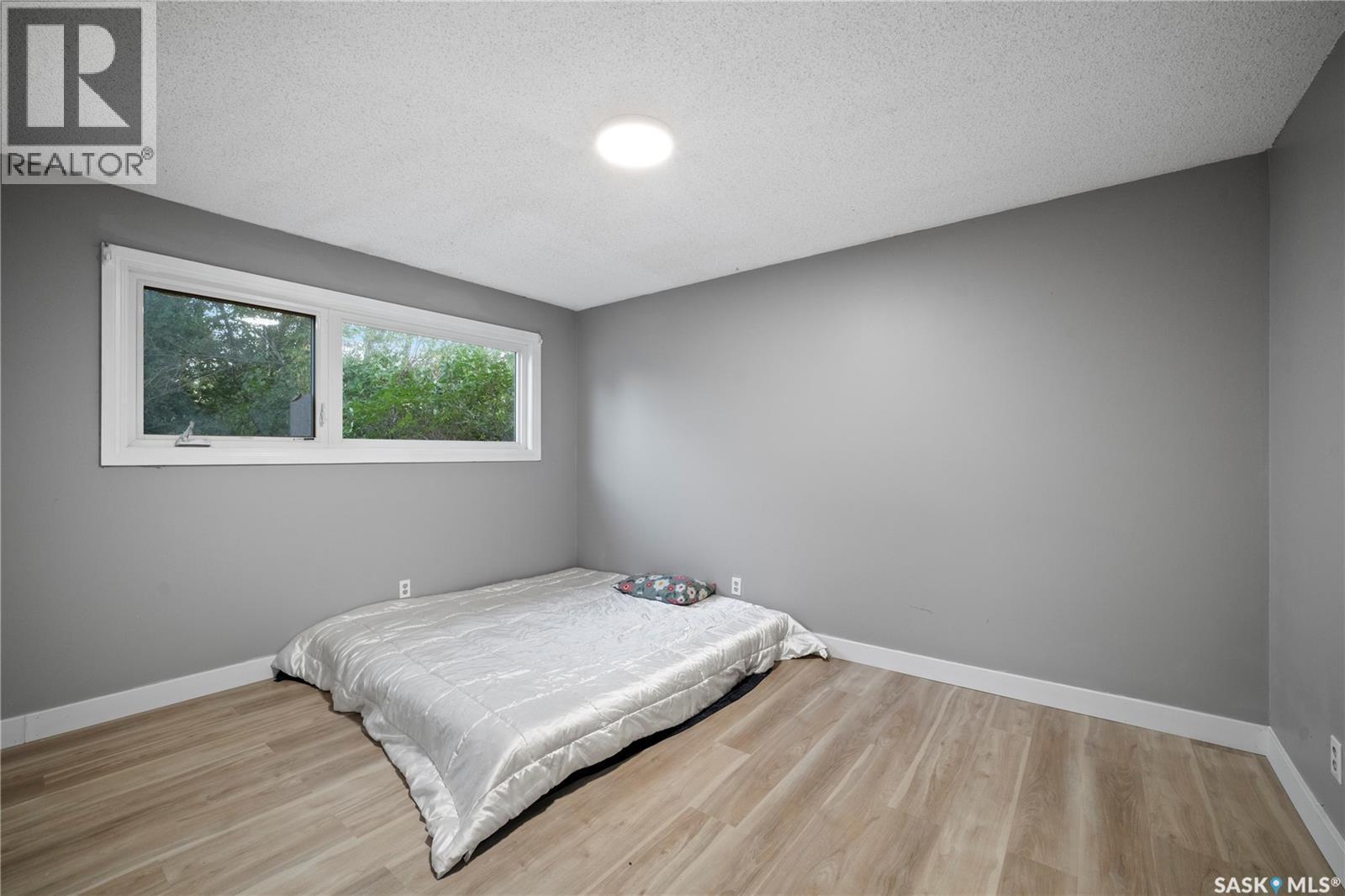 2225 Bedford Avenue E, Regina, SK - Indoor Photo Showing Bedroom