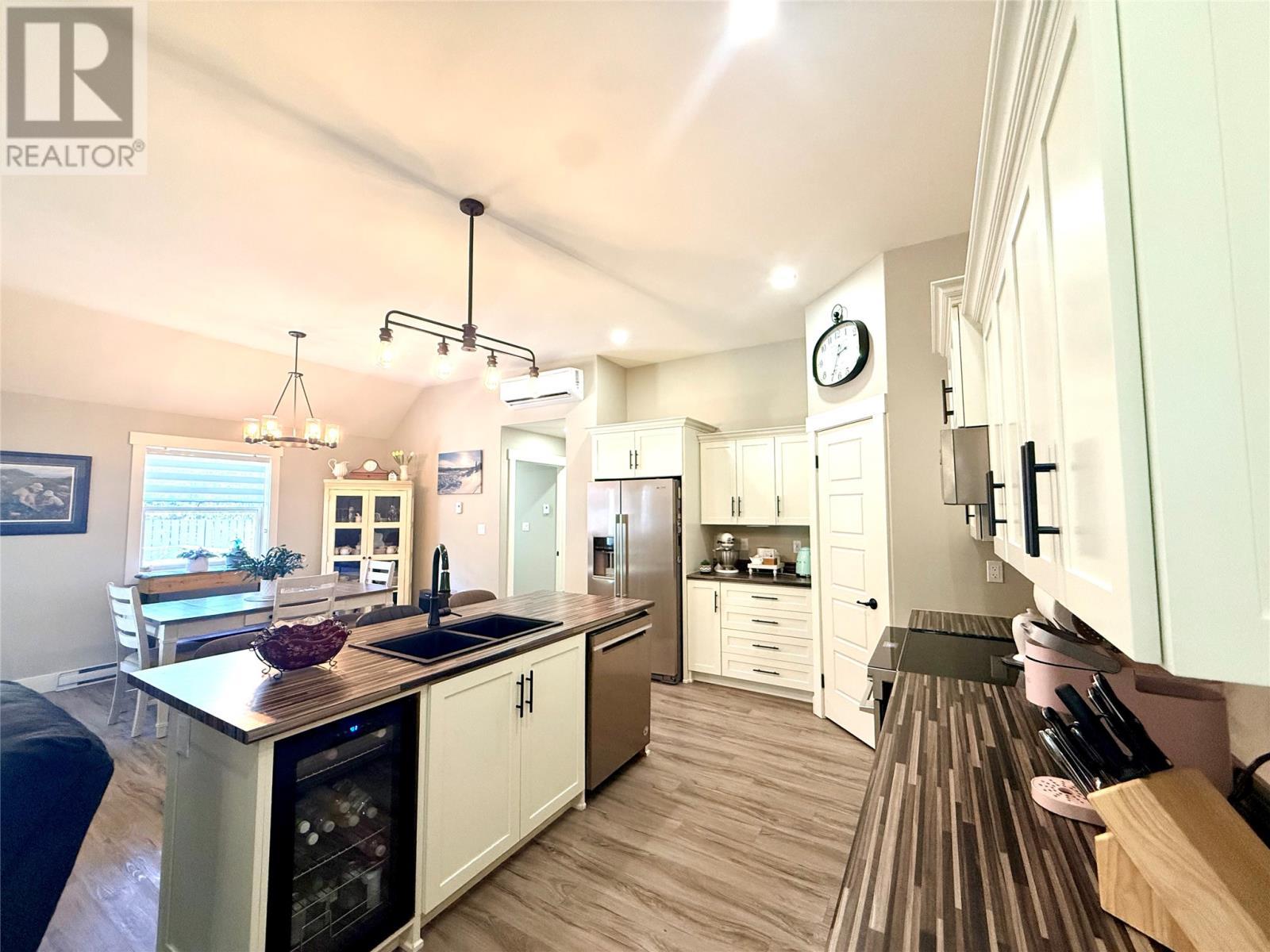 18 Evergreen Crescent, Springdale, NL - Indoor Photo Showing Kitchen With Double Sink