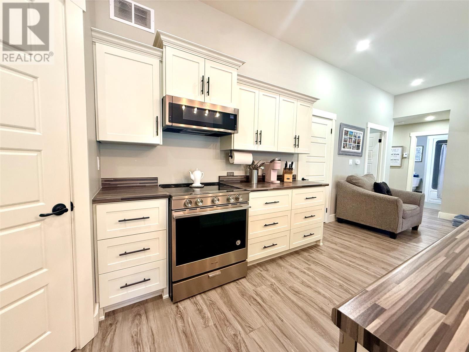 18 Evergreen Crescent, Springdale, NL - Indoor Photo Showing Kitchen