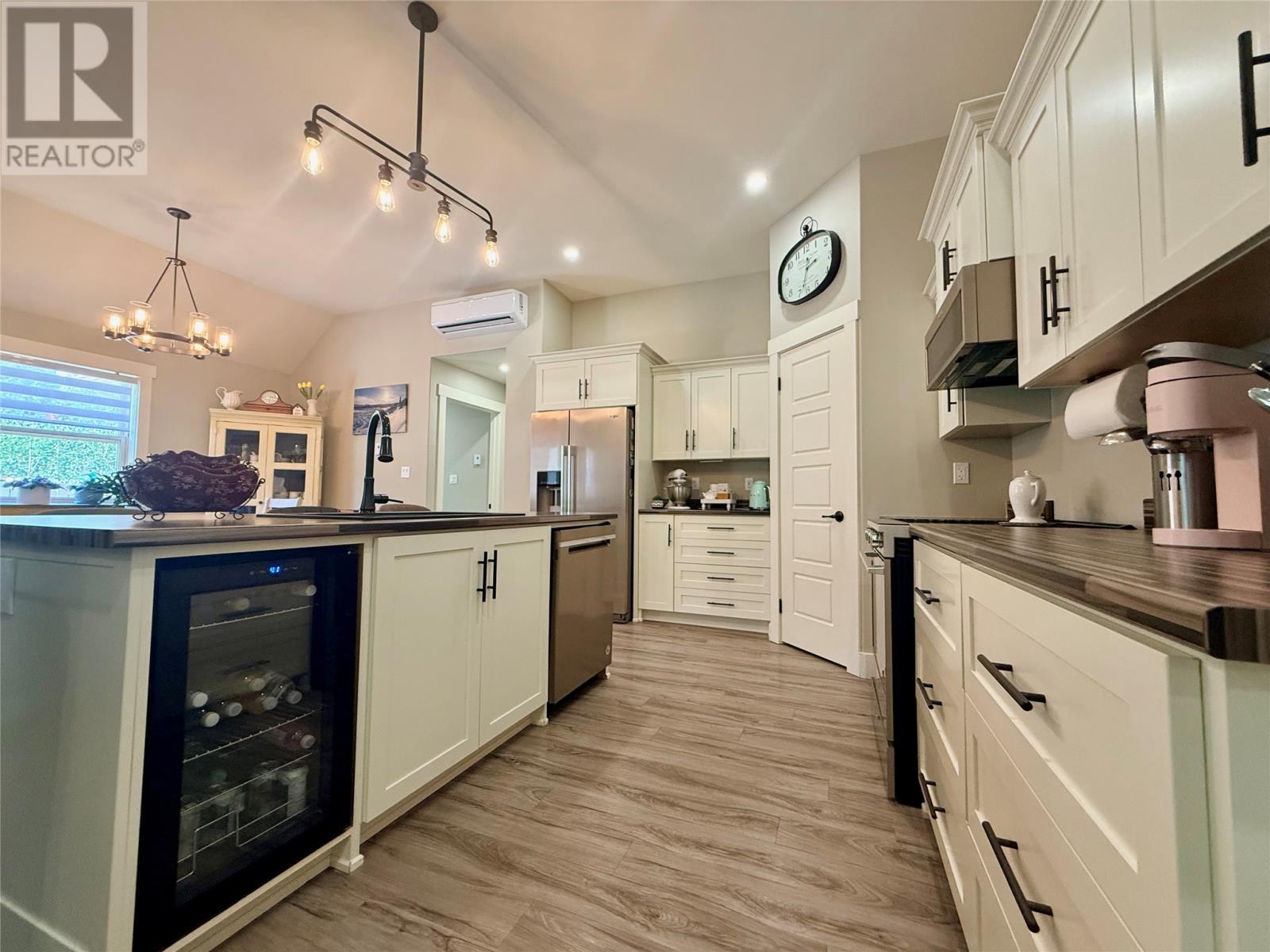 18 Evergreen Crescent, Springdale, NL - Indoor Photo Showing Kitchen With Upgraded Kitchen