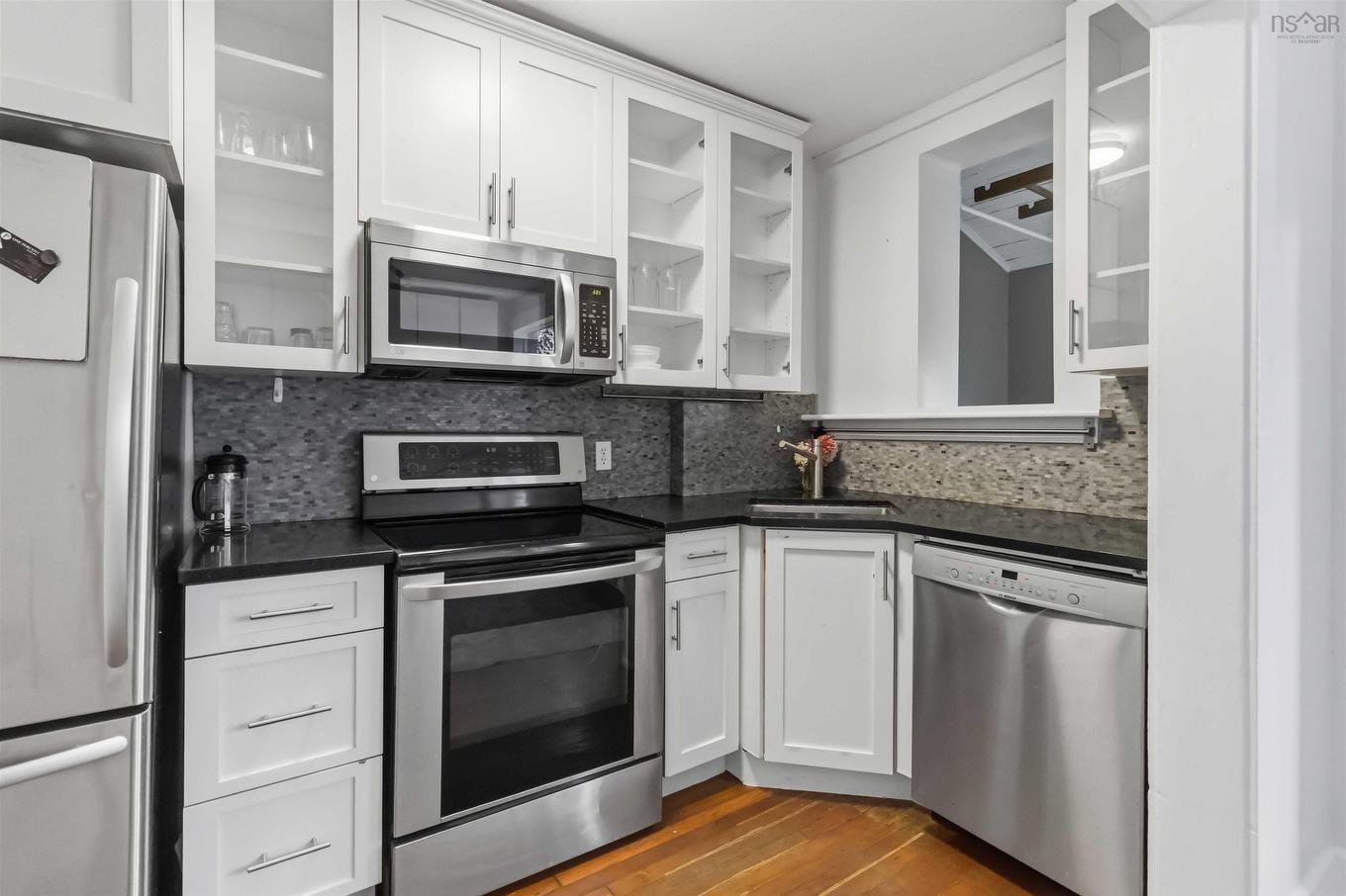 5518 Stanley Place, Halifax, NS - Indoor Photo Showing Kitchen With Upgraded Kitchen
