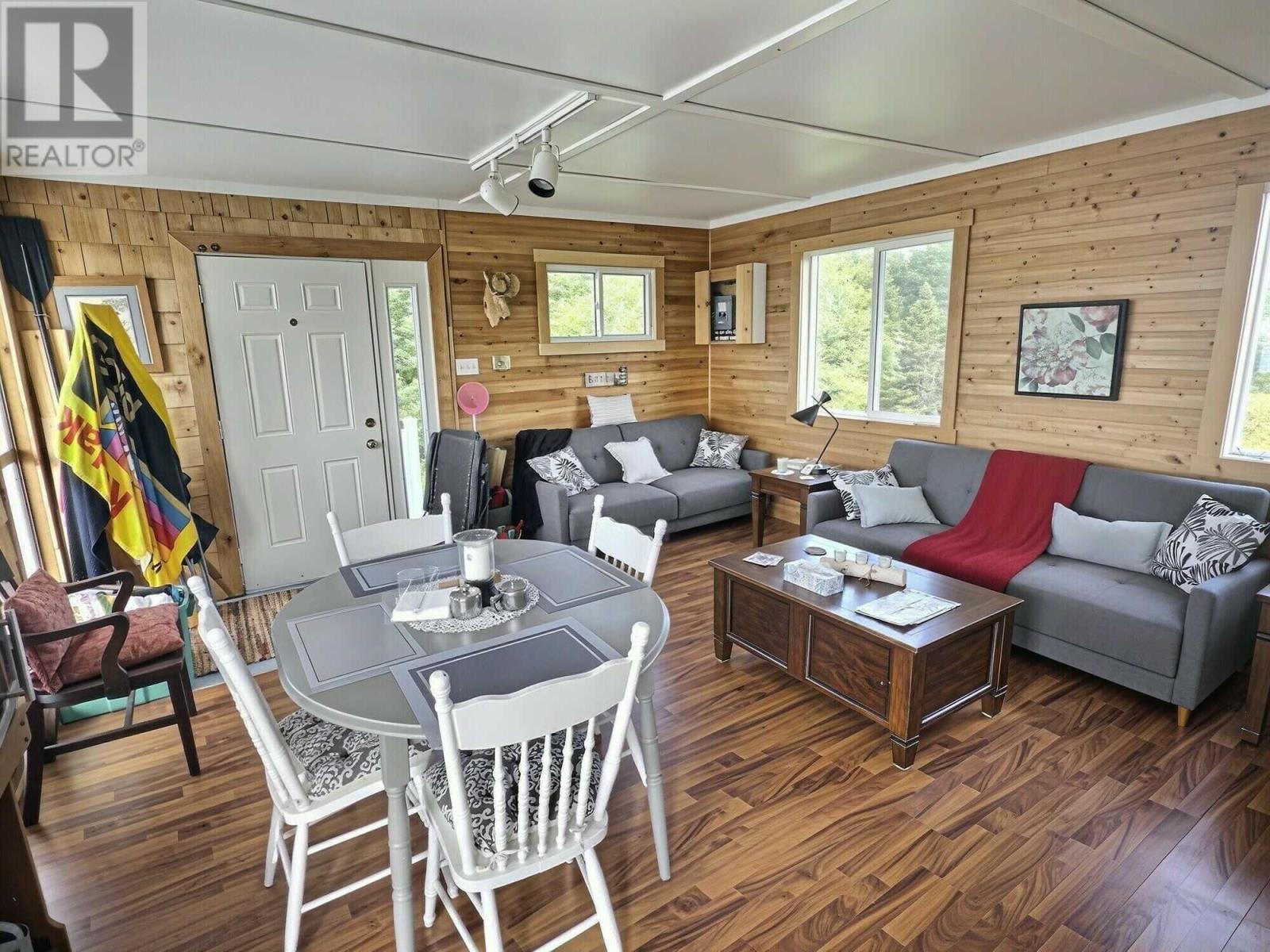26 Old Witless Bay Line, Witless Bay, NL - Indoor Photo Showing Living Room