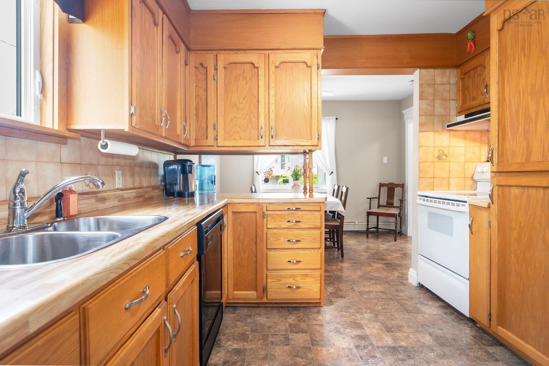 88 Armada Drive, Halifax, NS - Indoor Photo Showing Kitchen With Double Sink