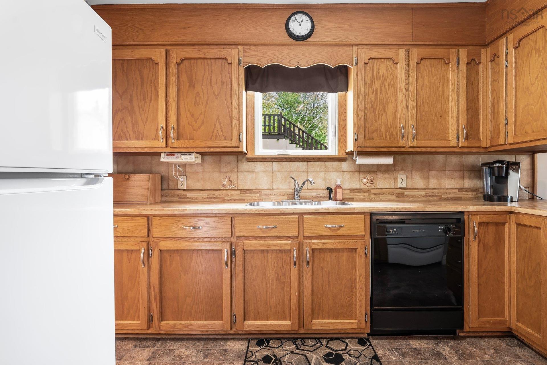 88 Armada Drive, Halifax, NS - Indoor Photo Showing Kitchen With Double Sink