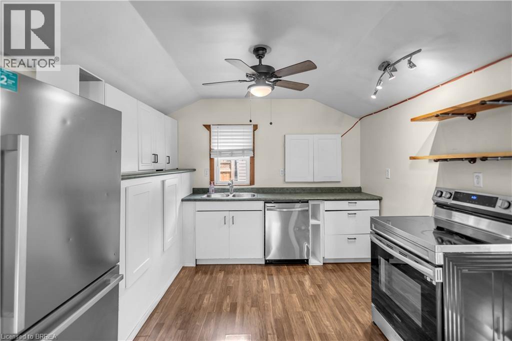 995 Mcdowell Road E, Simcoe, ON - Indoor Photo Showing Kitchen With Double Sink
