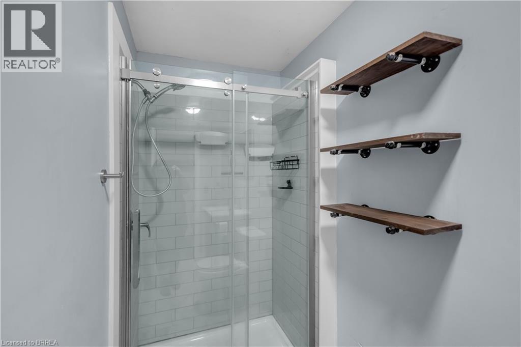 995 Mcdowell Road E, Simcoe, ON - Indoor Photo Showing Bathroom