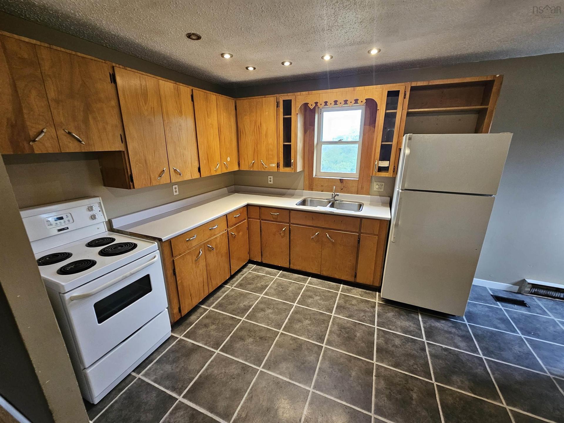 131 Old Halifax Road, Stanley, NS - Indoor Photo Showing Kitchen With Double Sink