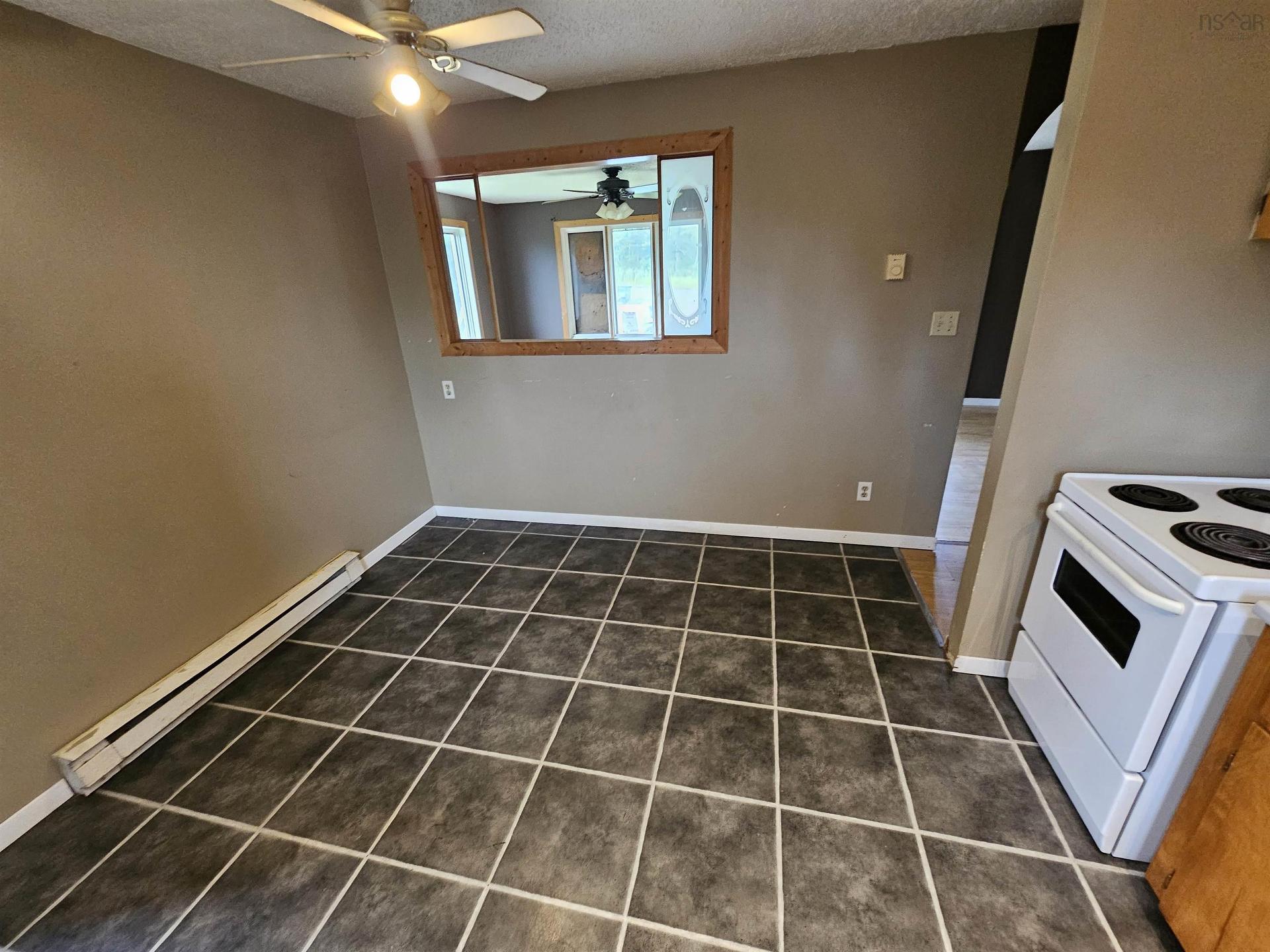 131 Old Halifax Road, Stanley, NS - Indoor Photo Showing Kitchen