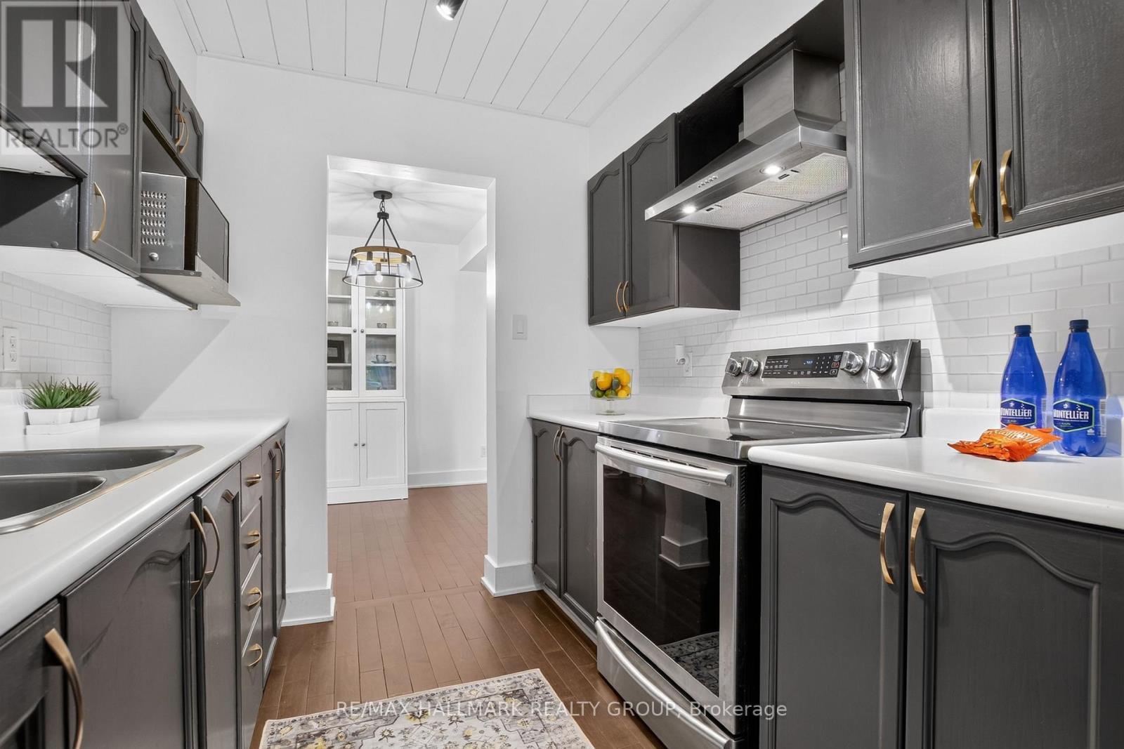 23 Whitegate Crescent, Ottawa, ON - Indoor Photo Showing Kitchen