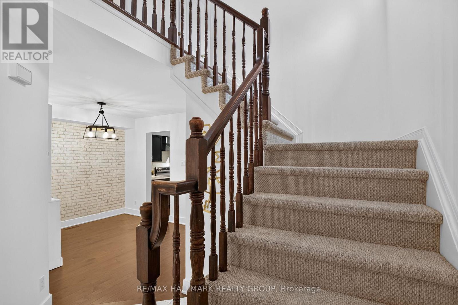 23 Whitegate Crescent, Ottawa, ON - Indoor Photo Showing Other Room