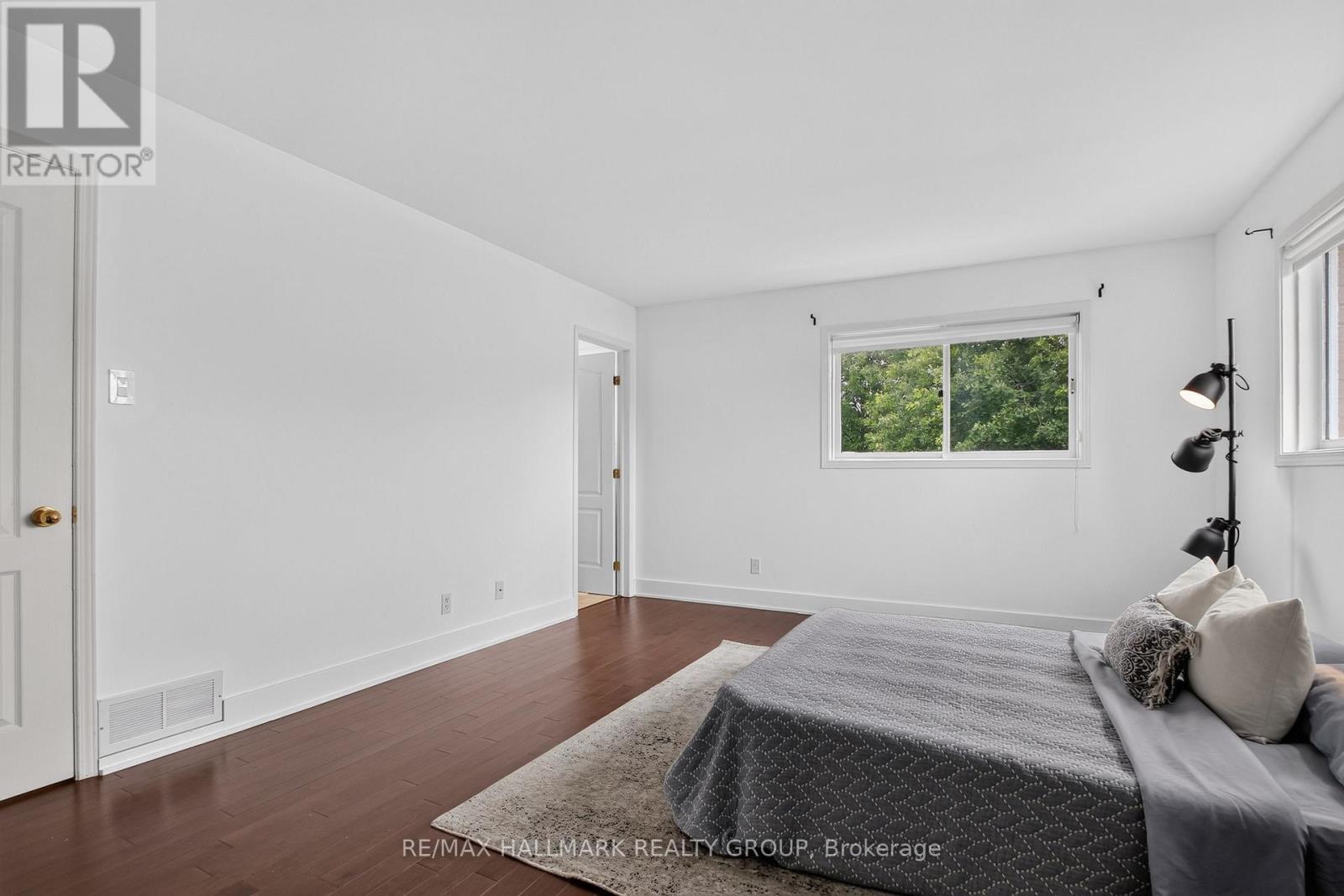 23 Whitegate Crescent, Ottawa, ON - Indoor