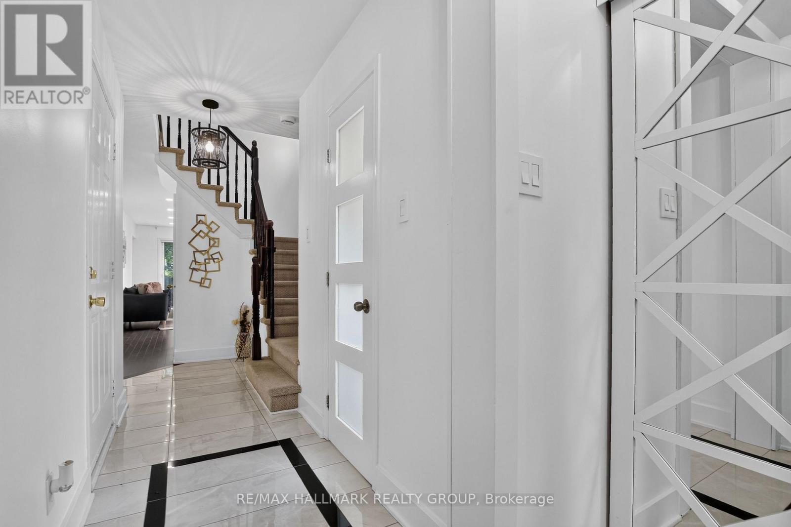 23 Whitegate Crescent, Ottawa, ON - Indoor Photo Showing Other Room