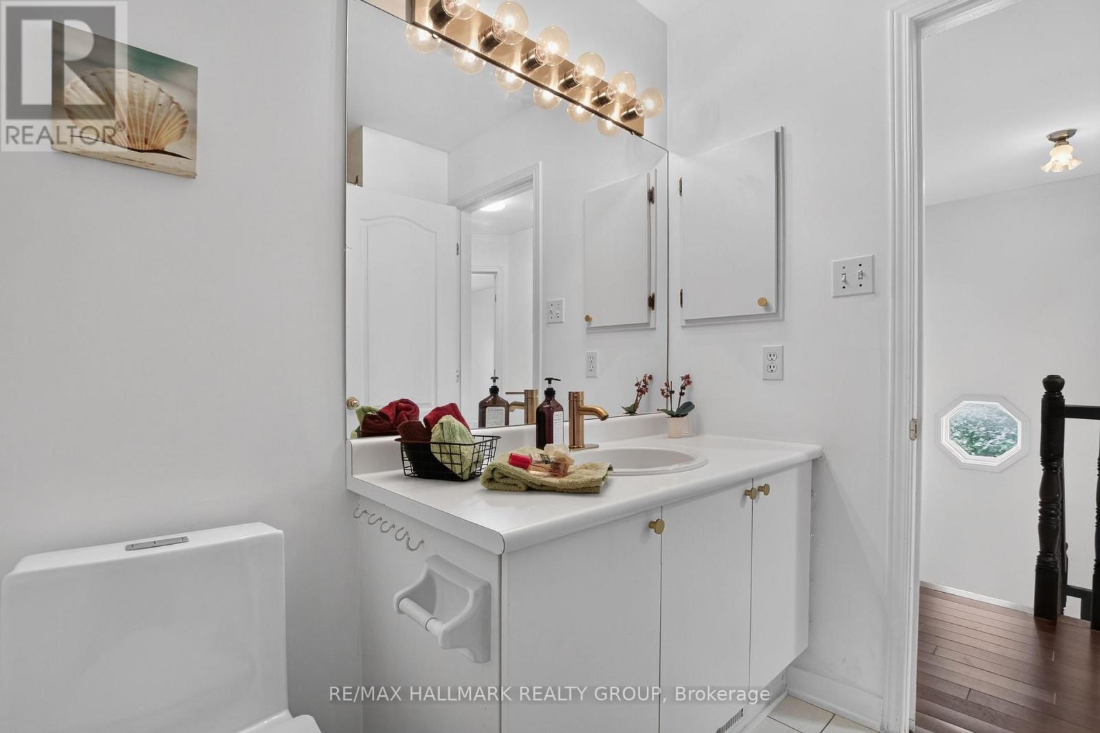 23 Whitegate Crescent, Ottawa, ON - Indoor Photo Showing Bathroom