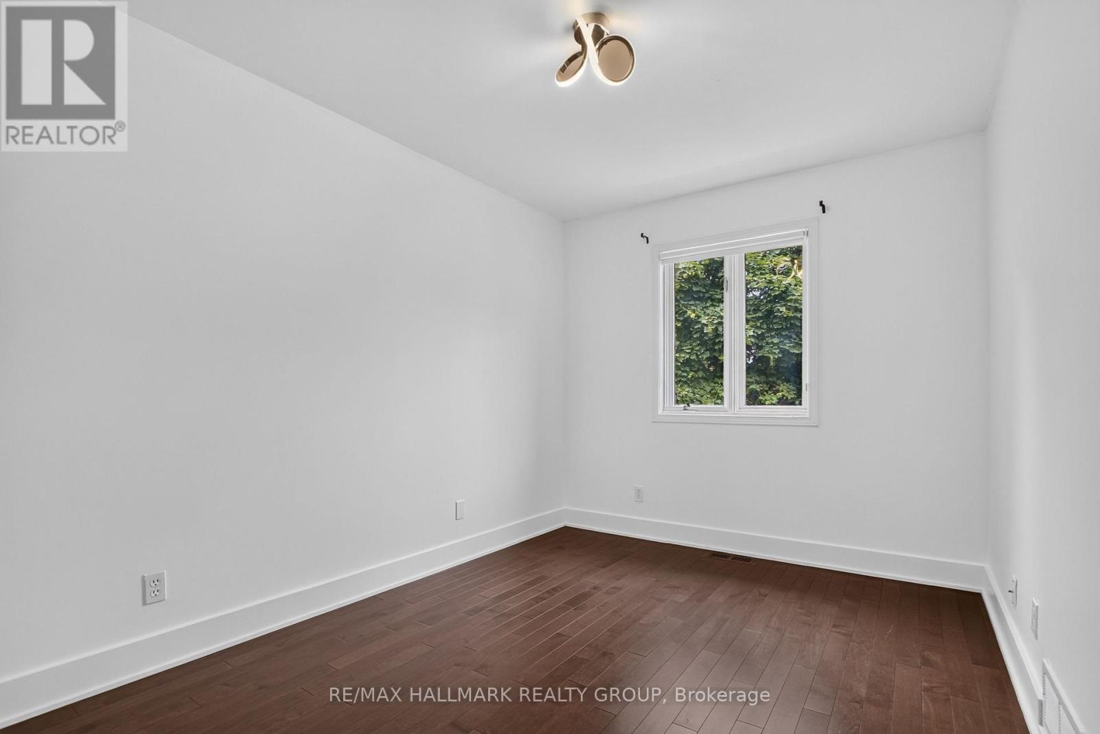 23 Whitegate Crescent, Ottawa, ON - Indoor Photo Showing Other Room