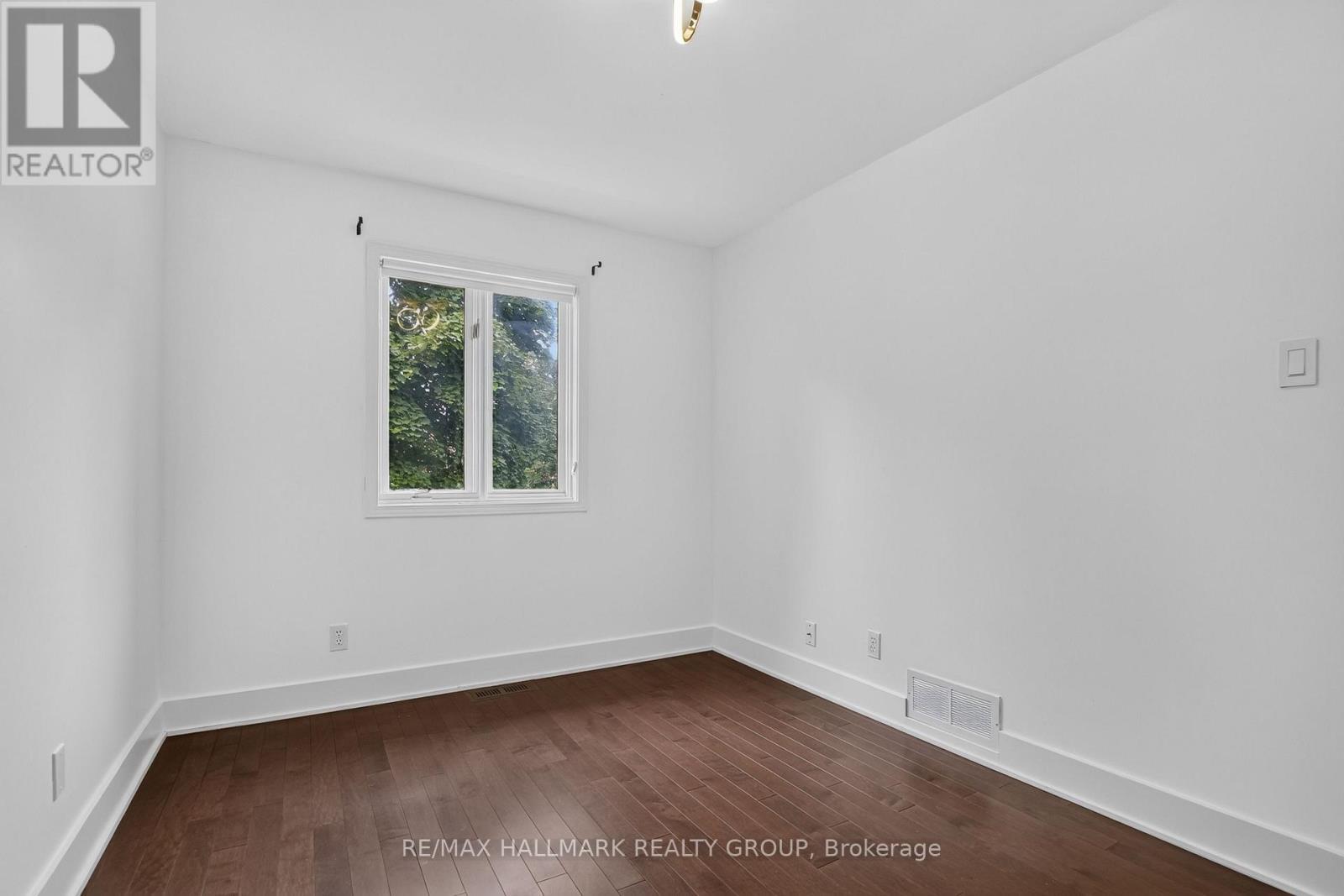 23 Whitegate Crescent, Ottawa, ON - Indoor Photo Showing Other Room