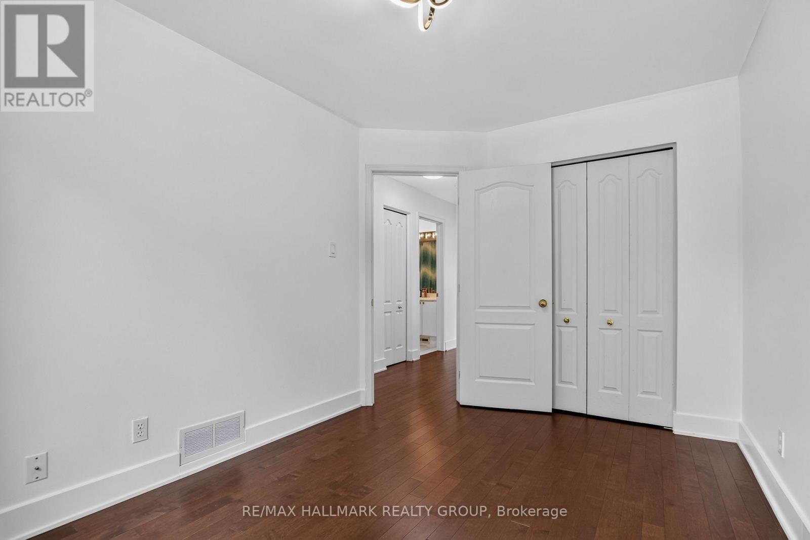 23 Whitegate Crescent, Ottawa, ON - Indoor Photo Showing Other Room