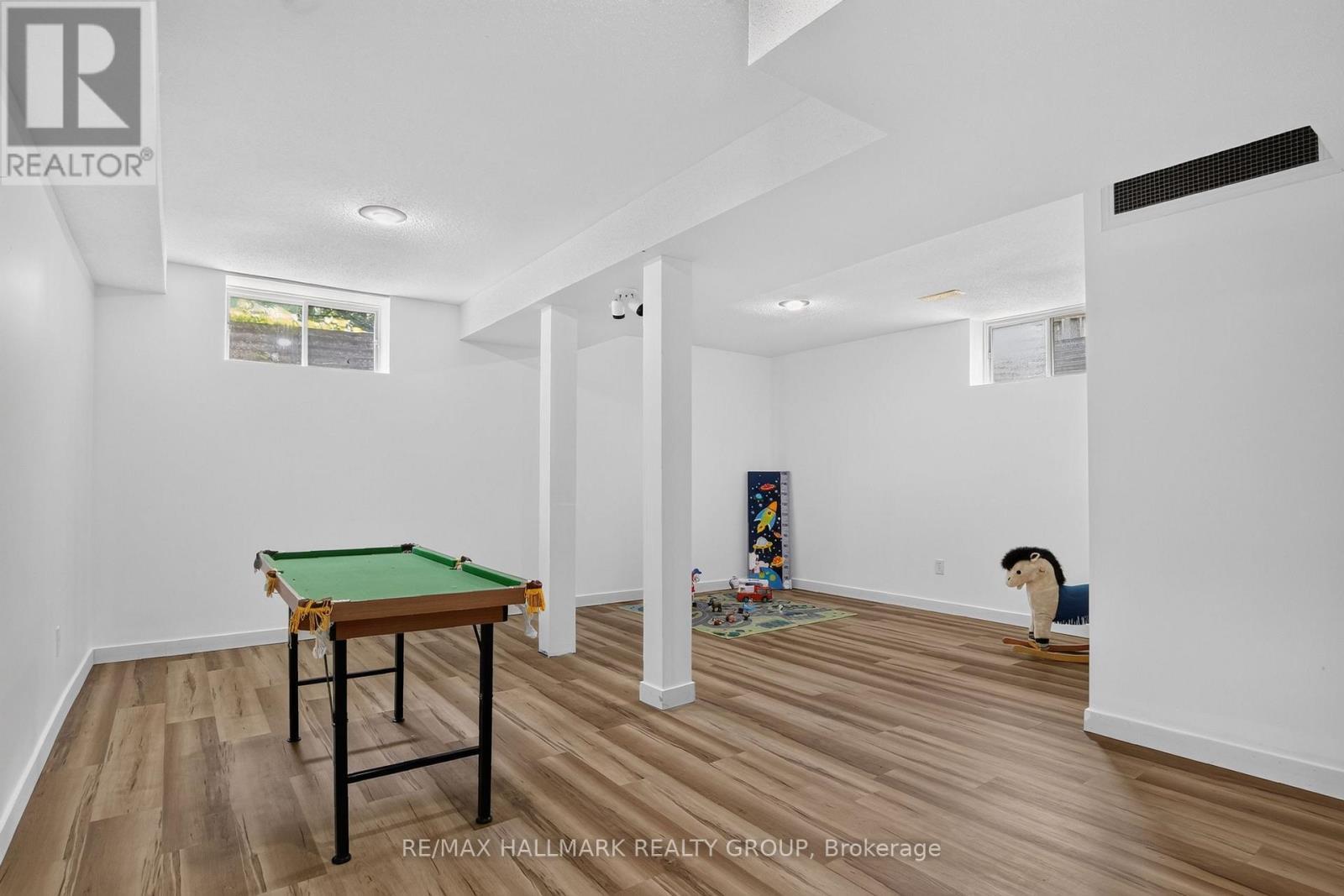 23 Whitegate Crescent, Ottawa, ON - Indoor