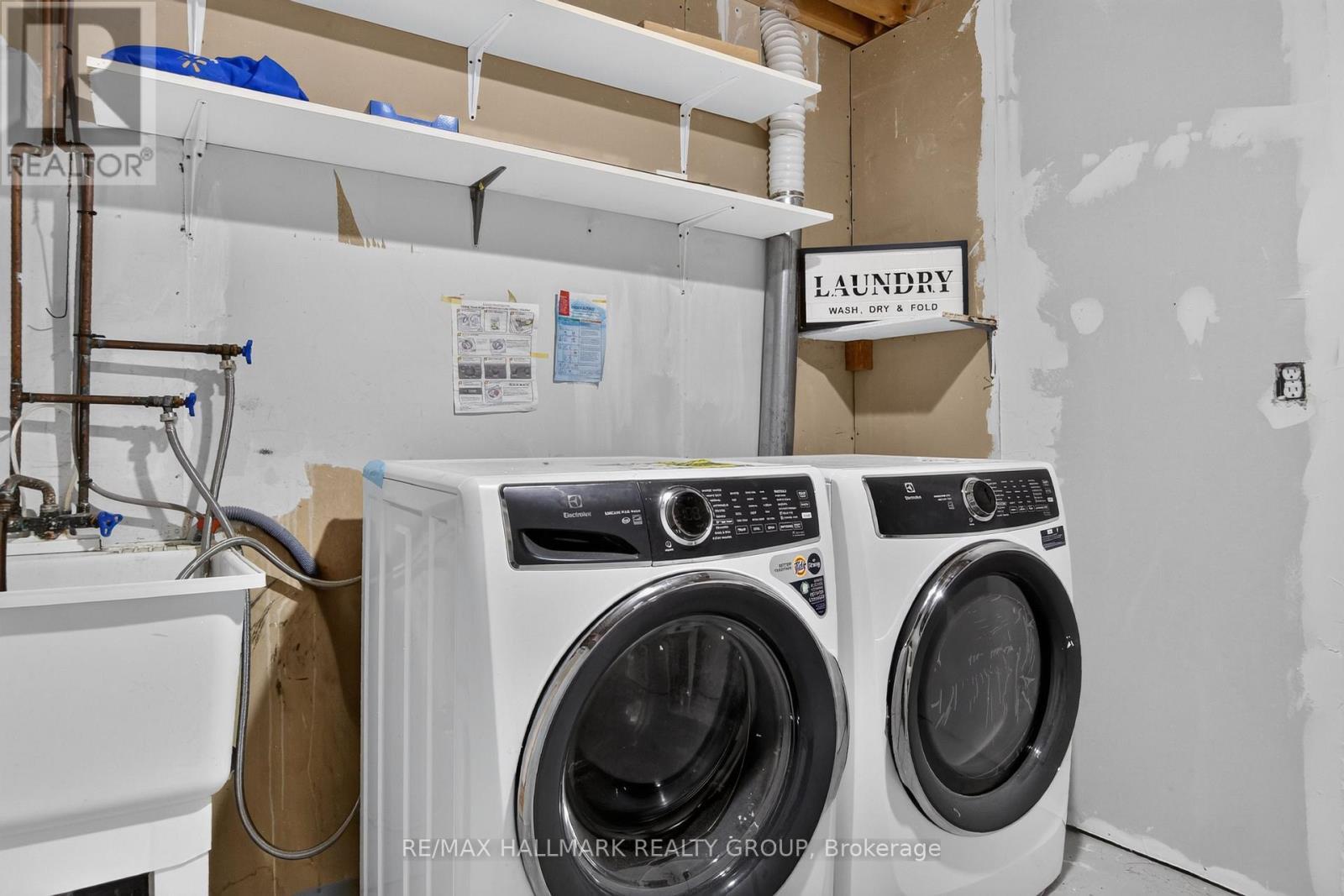 23 Whitegate Crescent, Ottawa, ON - Indoor Photo Showing Laundry Room