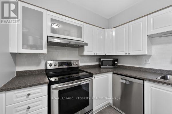 404 - 345 Centrum Boulevard, Ottawa, ON - Indoor Photo Showing Kitchen With Stainless Steel Kitchen