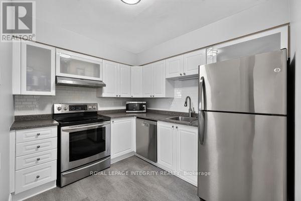 404 - 345 Centrum Boulevard, Ottawa, ON - Indoor Photo Showing Kitchen With Stainless Steel Kitchen