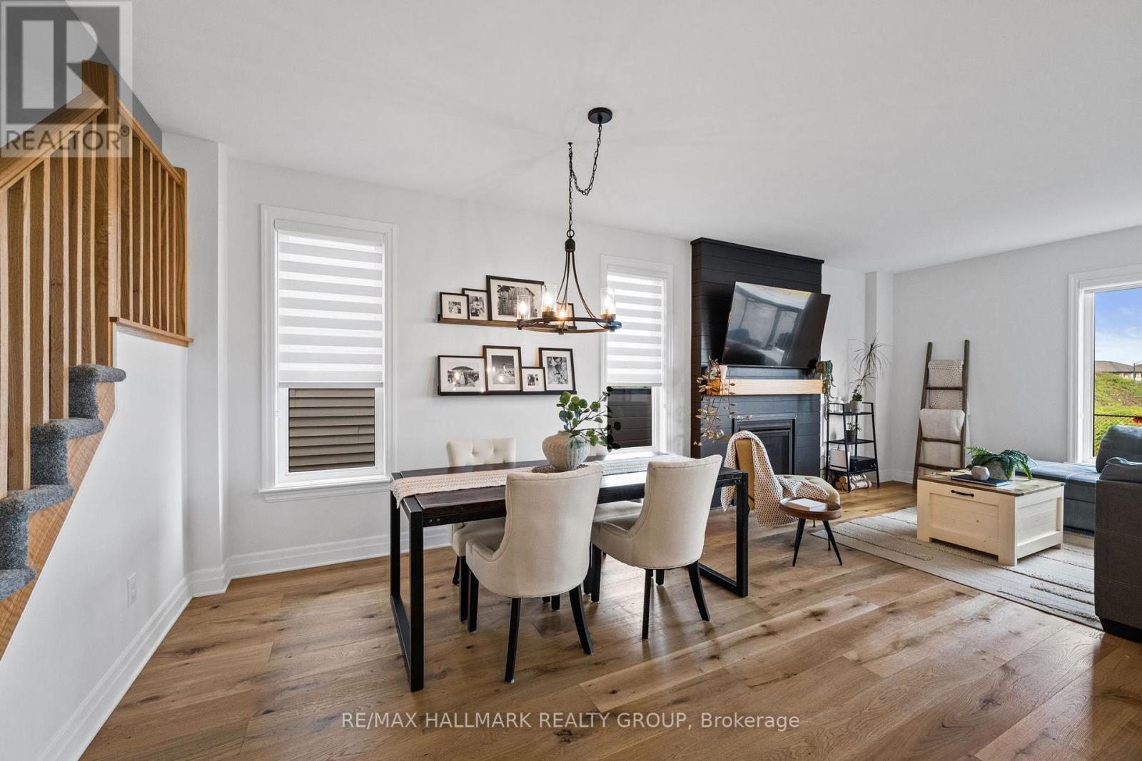 917 Atrium Ridge, Ottawa, ON - Indoor Photo Showing Other Room