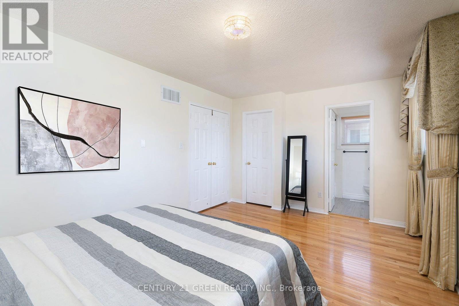 5806 Mersey Street, Mississauga, ON - Indoor Photo Showing Bedroom