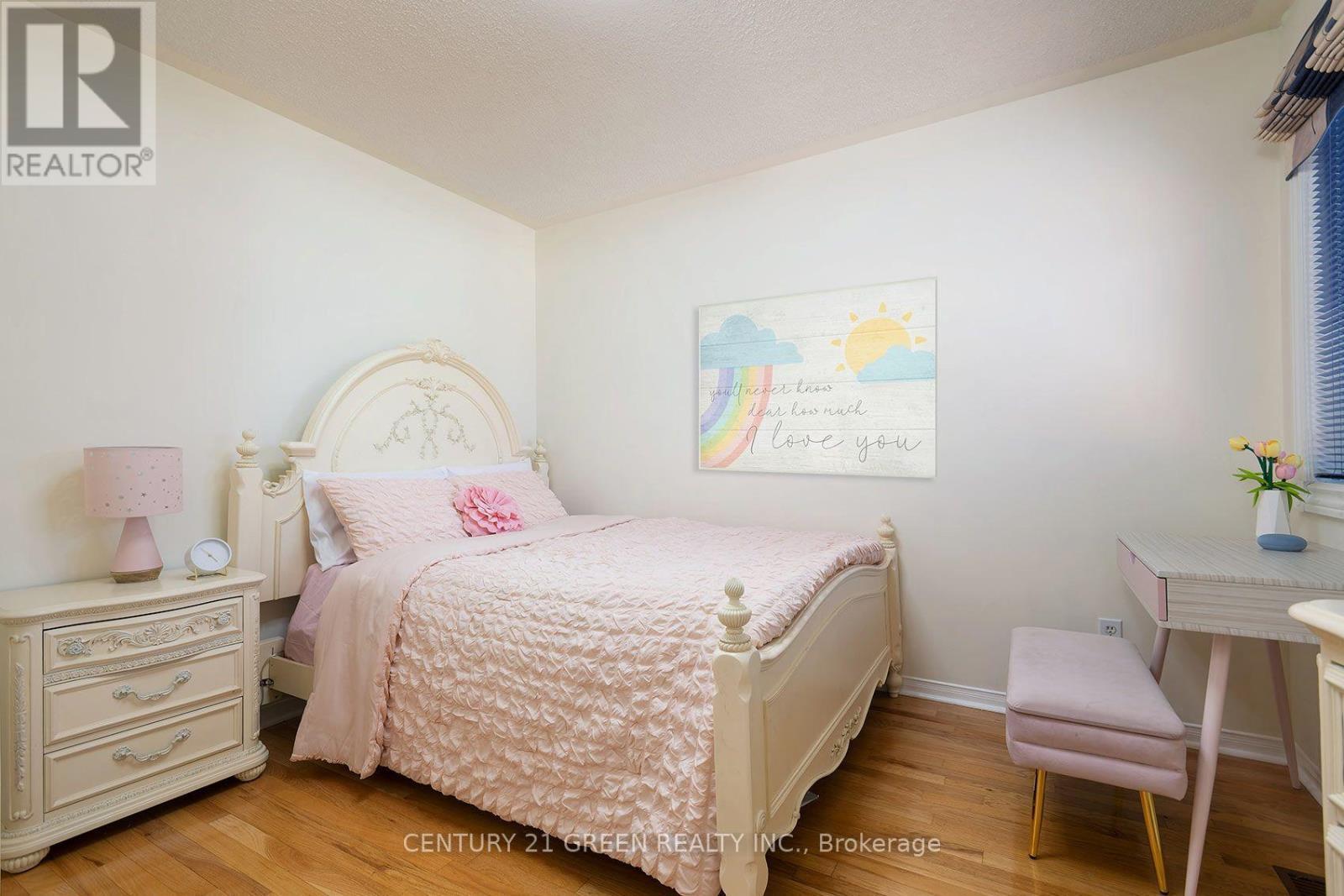 5806 Mersey Street, Mississauga, ON - Indoor Photo Showing Bedroom