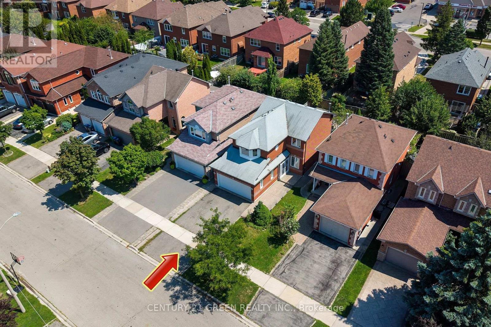5806 Mersey Street, Mississauga, ON - Outdoor With View