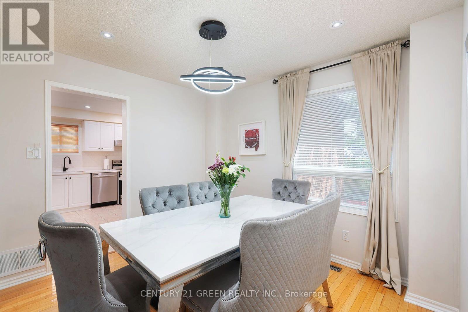 5806 Mersey Street, Mississauga, ON - Indoor Photo Showing Dining Room