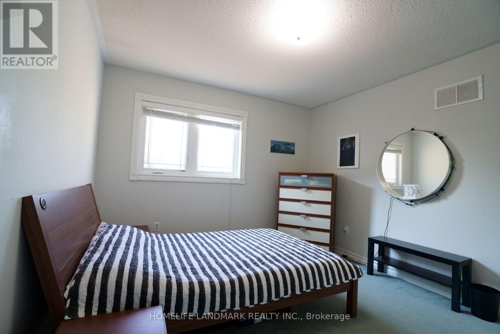 2914 Peacock Drive, Mississauga, ON - Indoor Photo Showing Bedroom
