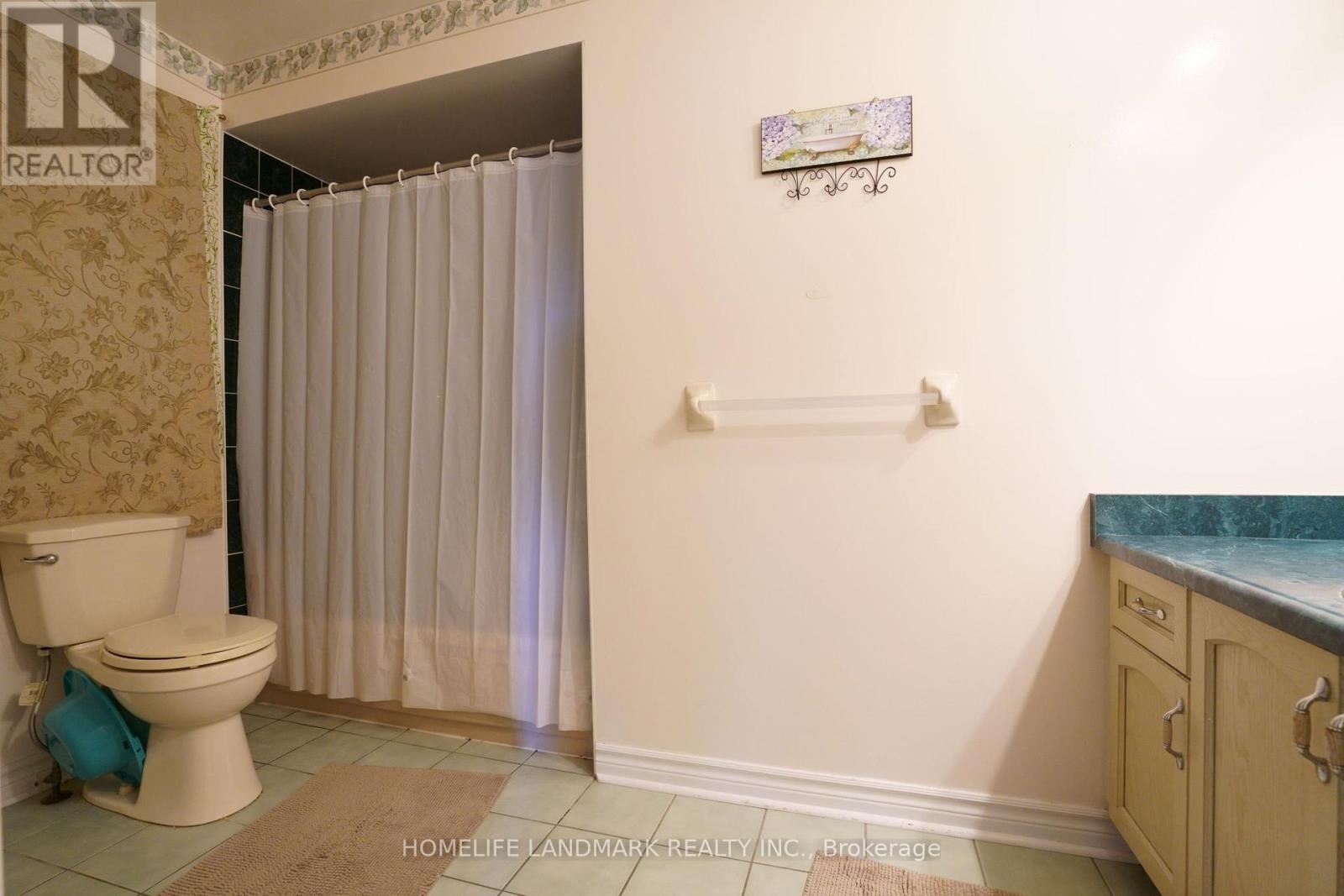 2914 Peacock Drive, Mississauga, ON - Indoor Photo Showing Bathroom