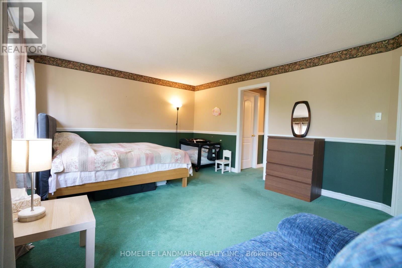 2914 Peacock Drive, Mississauga, ON - Indoor Photo Showing Bedroom